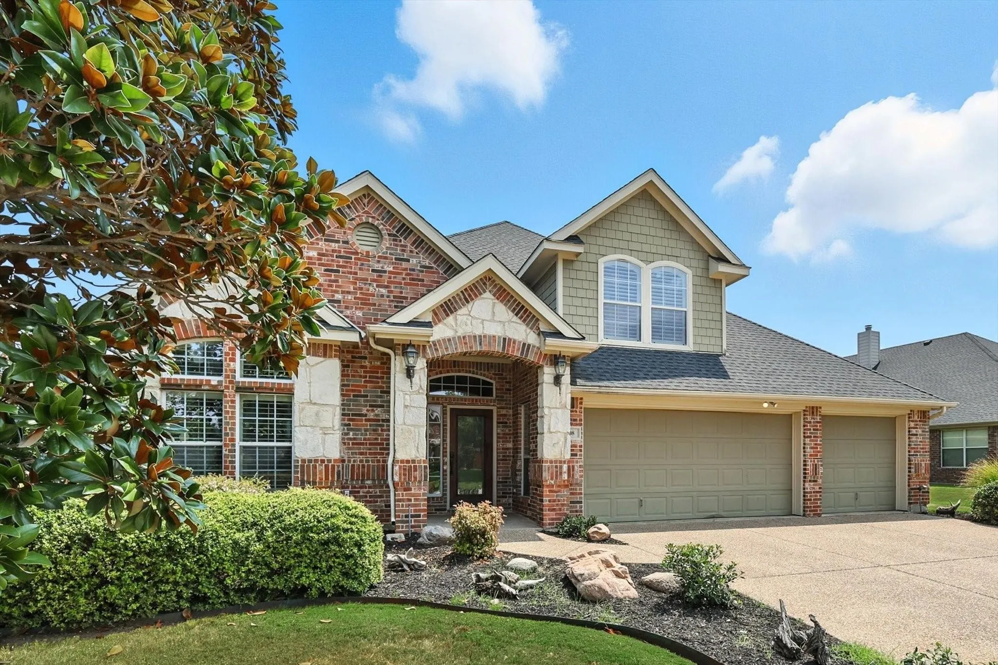 Single Family Residence For Sale in Denton County , 308 Sandy Cove, Argyle, Texas 76226, 4 Bedroom, 3 Bathroom, 3 Garage spaces, 3,188 Sqft, built in 2005, mls#21277426, Real Estate Agent in Argyle, Homes For Sale in Denton county, Homes For Sale in Argyle, Realtor in Argyle Texas, Real Estate Brokerage Independent Realty Texas, Luminita Cordes Realtor