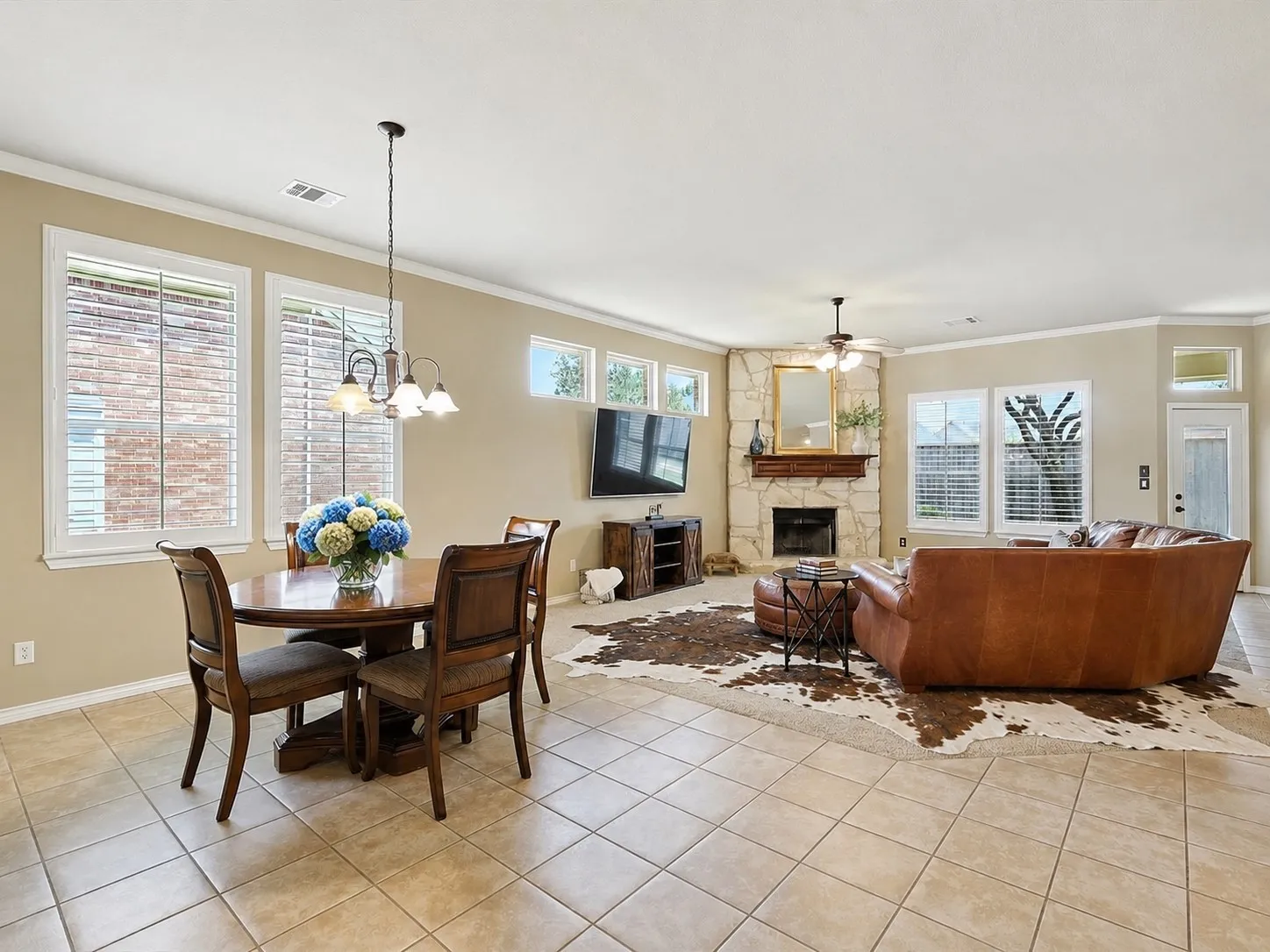 Single Family Residence For Sale in Denton County , 308 Sandy Cove, Argyle, Texas 76226, 4 Bedroom, 3 Bathroom, 3 Garage spaces, 3,188 Sqft, built in 2005, mls#21277426, Real Estate Agent in Argyle, Homes For Sale in Denton county, Homes For Sale in Argyle, Realtor in Argyle Texas, Real Estate Brokerage Independent Realty Texas, Luminita Cordes Realtor