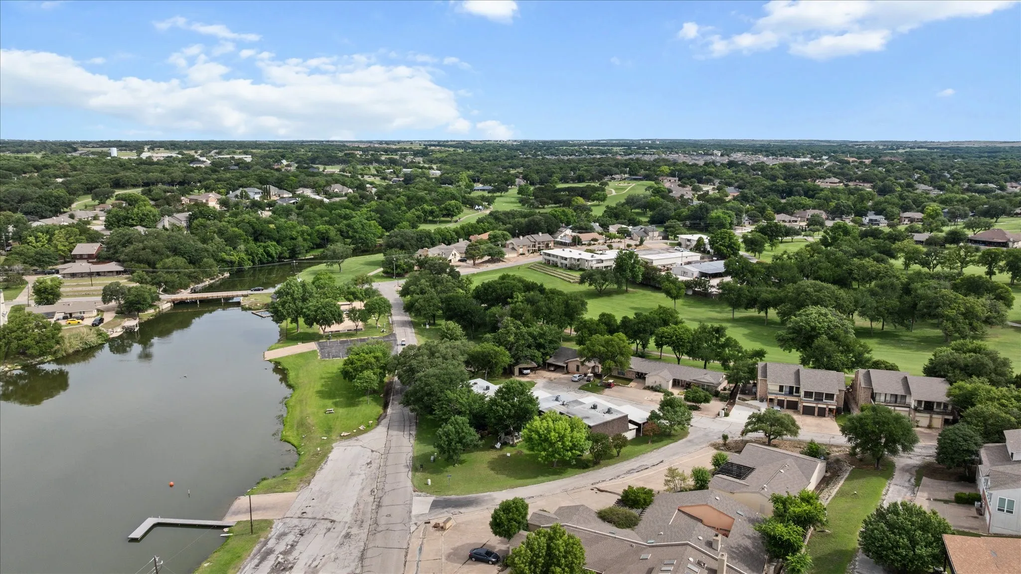 Expansive aerial