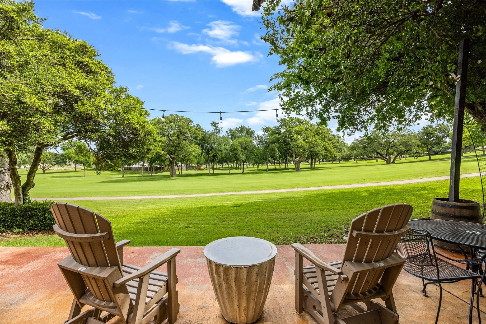 Townhouse For Sale in Hood County , 4407 Overlook Court, Granbury, Texas 76049, 3 Bedroom, 3 Bathroom, 1 Garage spaces, 1,800 Sqft, built in 1986, mls#21283750, Real Estate Agent in Granbury, Homes For Sale in Hood county, Homes For Sale in Granbury, Realtor in Granbury Texas, Real Estate Brokerage Independent Realty Texas, Luminita Cordes Realtor