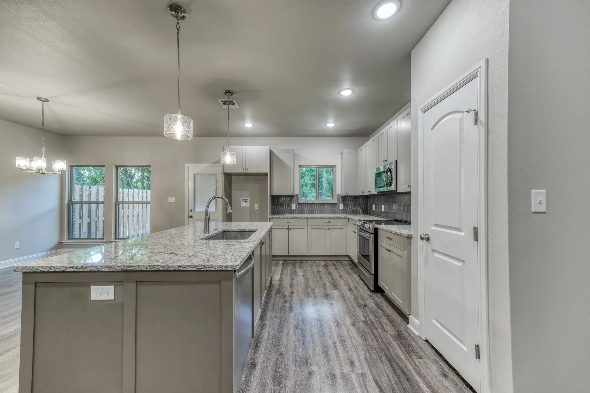Triplex For Sale in Parker County , 506, 508, 510 W West Oak Street, Weatherford, Texas 76086, 6 Bedrooms, 6 Bathrooms, Garage spaces, 0 Sqft, built in 2023, Price $1,245,000, mls#21284131, Real Estate Agent in Weatherford, Homes For Sale in Parker county, Homes For Sale in Weatherford, Realtor in Weatherford Texas, Real Estate Brokerage Independent Realty Texas, Luminita Cordes Realtor