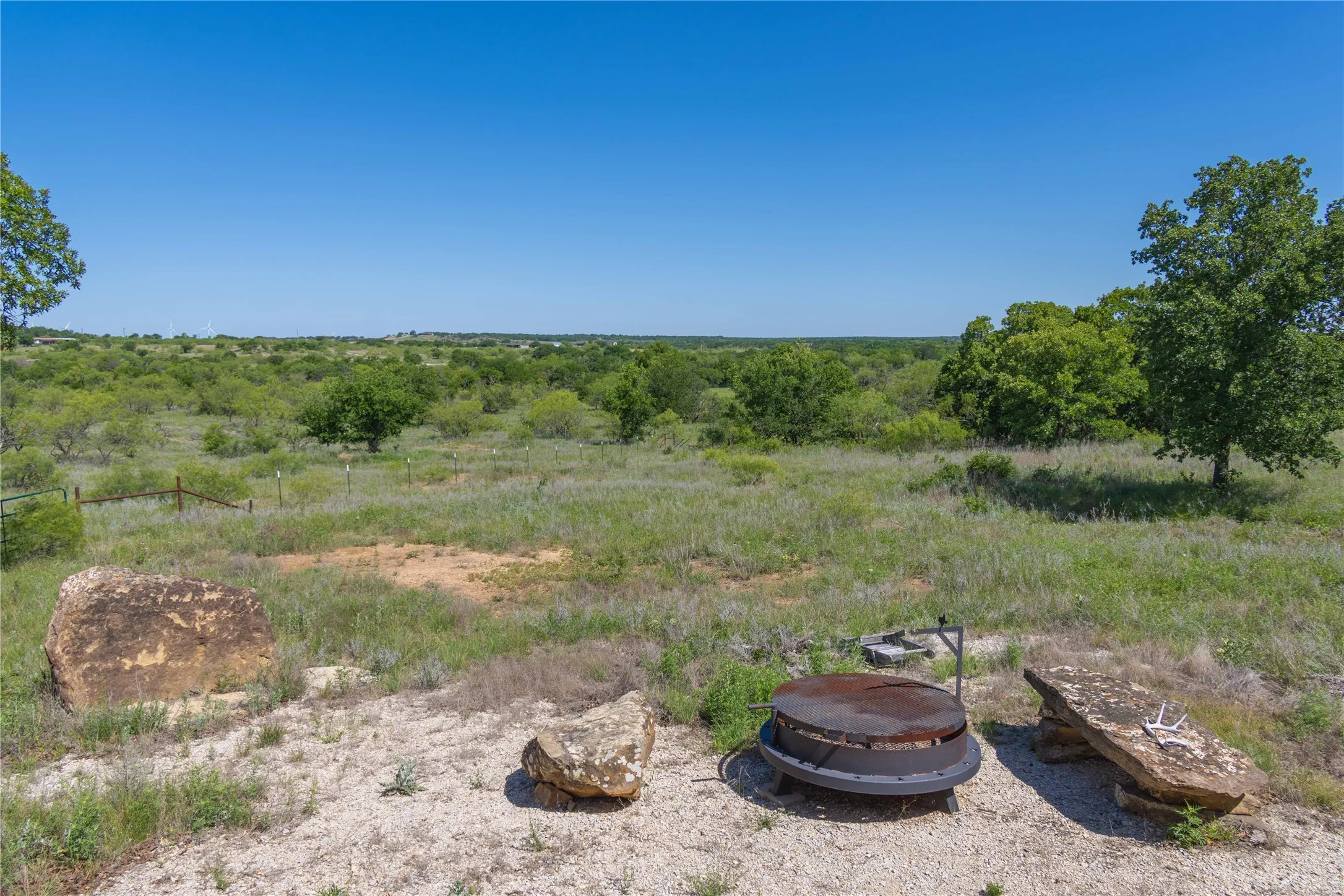 Single Family Residence For Sale in Young County , 7582 Fm 2652, Loving, Texas 76460, 1 Bedroom, 1 Bathroom, Garage spaces, 392 Sqft, built in 2018, Price $1,227,000, mls#21284018, Real Estate Agent in Loving, Homes For Sale in Young county, Homes For Sale in Loving, Realtor in Loving Texas, Real Estate Brokerage Independent Realty Texas, Luminita Cordes Realtor