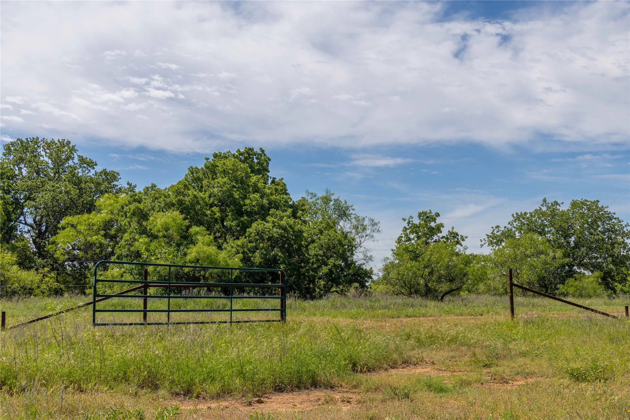 Single Family Residence For Sale in Young County , 7582 Fm 2652, Loving, Texas 76460, 1 Bedroom, 1 Bathroom, Garage spaces, 392 Sqft, built in 2018, Price $1,227,000, mls#21284018, Real Estate Agent in Loving, Homes For Sale in Young county, Homes For Sale in Loving, Realtor in Loving Texas, Real Estate Brokerage Independent Realty Texas, Luminita Cordes Realtor