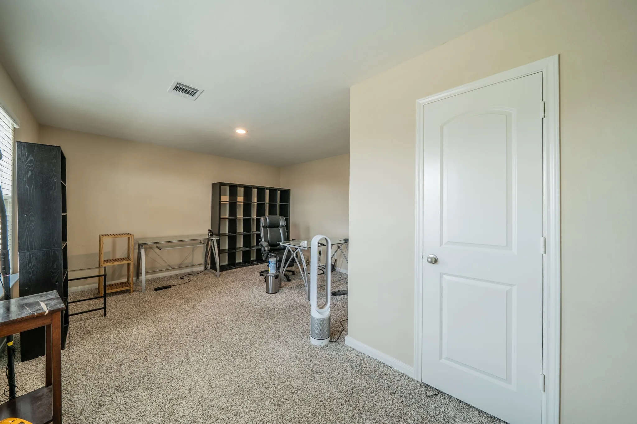 Single Family Residence For Sale in Tarrant County , 360 Ridgeland Oaks Drive, Fort Worth, Texas 76120, 4 Bedroom, 3 Bathroom, 2 Garage spaces, 2,385 Sqft, built in 2021, mls#21195262, Real Estate Agent in Fort Worth, Homes For Sale in Tarrant county, Homes For Sale in Fort Worth, Realtor in Fort Worth Texas, Real Estate Brokerage Independent Realty Texas, Luminita Cordes Realtor