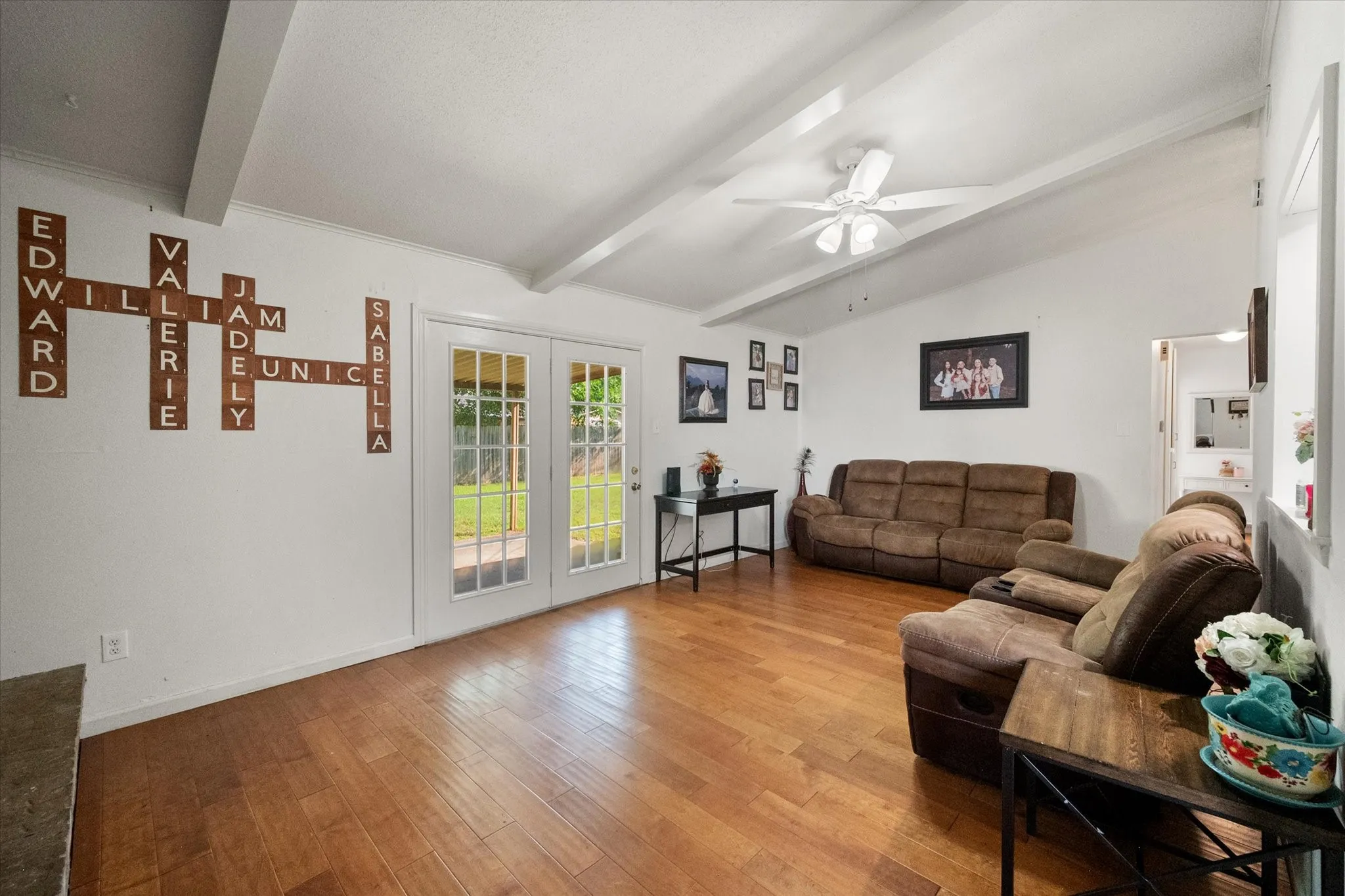 Single Family Residence For Sale in Navarro County , 402 Carol Avenue, Corsicana, Texas 75110, 3 Bedrooms, 2 Bathrooms, 1 Garage spaces, 1,276 Sqft, built in 1971, Price $214,000, mls#21283365, Real Estate Agent in Corsicana, Homes For Sale in Navarro county, Homes For Sale in Corsicana, Realtor in Corsicana Texas, Real Estate Brokerage Independent Realty Texas, Luminita Cordes Realtor