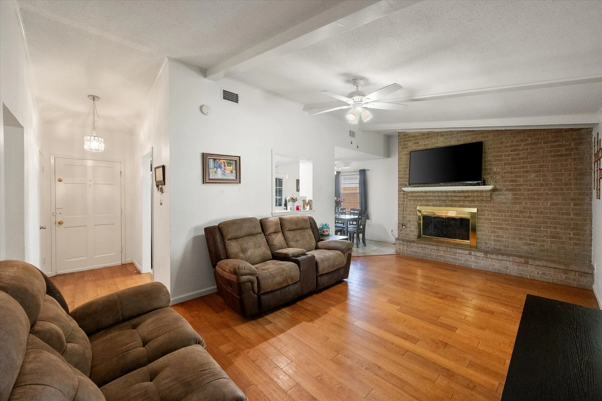 Single Family Residence For Sale in Navarro County , 402 Carol Avenue, Corsicana, Texas 75110, 3 Bedrooms, 2 Bathrooms, 1 Garage spaces, 1,276 Sqft, built in 1971, Price $214,000, mls#21283365, Real Estate Agent in Corsicana, Homes For Sale in Navarro county, Homes For Sale in Corsicana, Realtor in Corsicana Texas, Real Estate Brokerage Independent Realty Texas, Luminita Cordes Realtor
