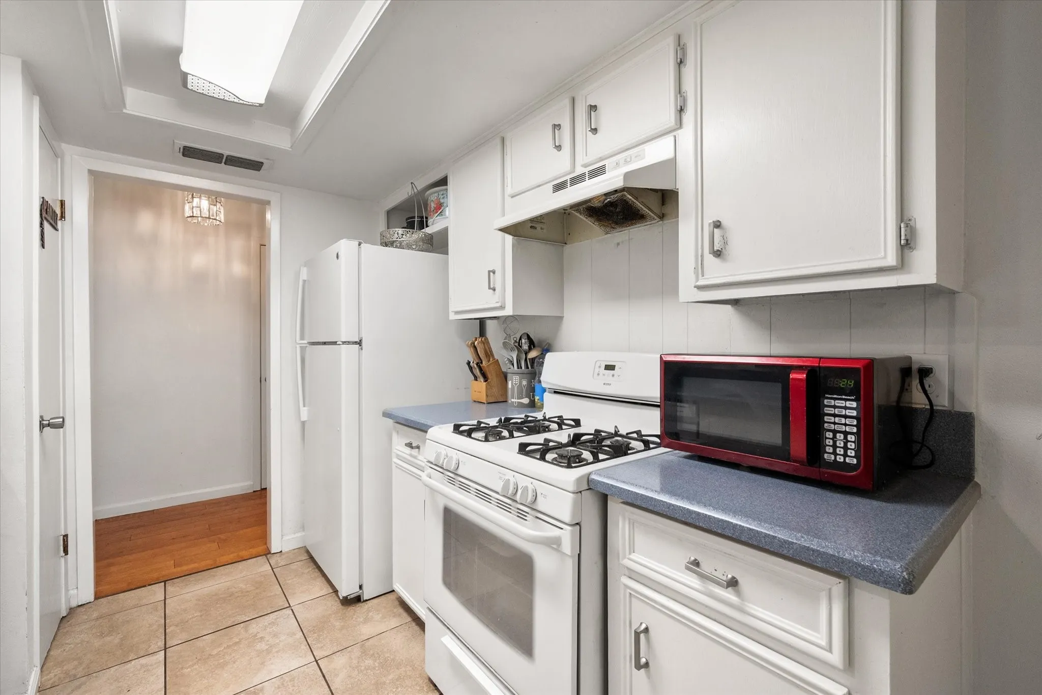 Single Family Residence For Sale in Navarro County , 402 Carol Avenue, Corsicana, Texas 75110, 3 Bedrooms, 2 Bathrooms, 1 Garage spaces, 1,276 Sqft, built in 1971, Price $214,000, mls#21283365, Real Estate Agent in Corsicana, Homes For Sale in Navarro county, Homes For Sale in Corsicana, Realtor in Corsicana Texas, Real Estate Brokerage Independent Realty Texas, Luminita Cordes Realtor
