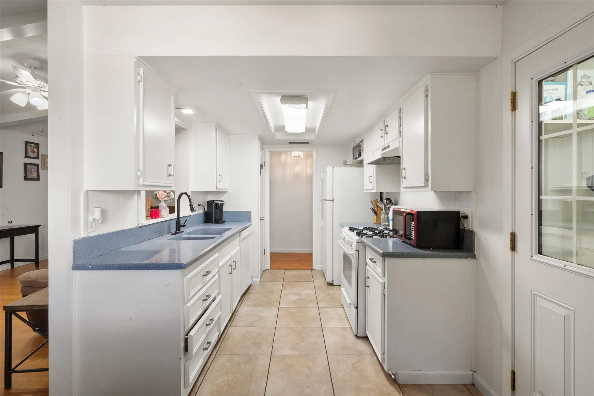 Single Family Residence For Sale in Navarro County , 402 Carol Avenue, Corsicana, Texas 75110, 3 Bedrooms, 2 Bathrooms, 1 Garage spaces, 1,276 Sqft, built in 1971, Price $214,000, mls#21283365, Real Estate Agent in Corsicana, Homes For Sale in Navarro county, Homes For Sale in Corsicana, Realtor in Corsicana Texas, Real Estate Brokerage Independent Realty Texas, Luminita Cordes Realtor