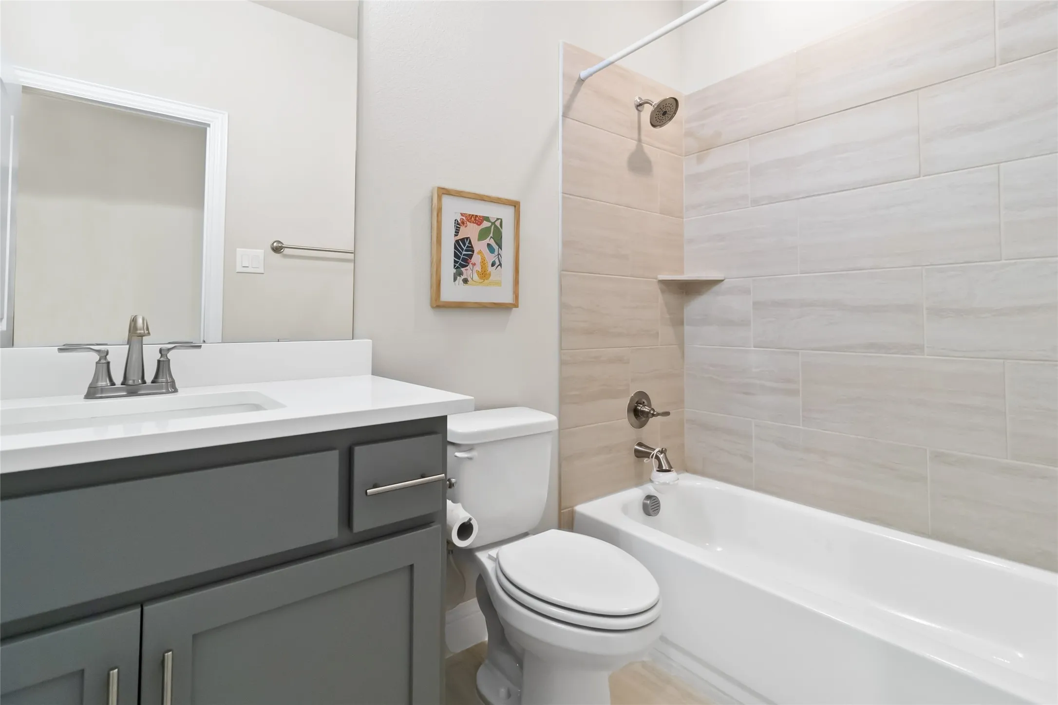 Full bath ens-suite