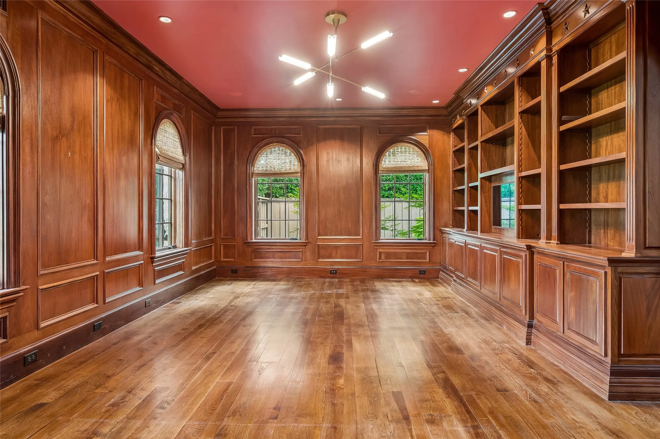 Single Family Residence For Sale in Dallas County , 4424 Manning Lane, Dallas, Texas 75220, 4 Bedroom, 5 Bathroom, 2 Garage spaces, 6,530 Sqft, built in 2007, mls#21280377, Real Estate Agent in Dallas, Homes For Sale in Dallas county, Homes For Sale in Dallas, Realtor in Dallas Texas, Real Estate Brokerage Independent Realty Texas, Luminita Cordes Realtor