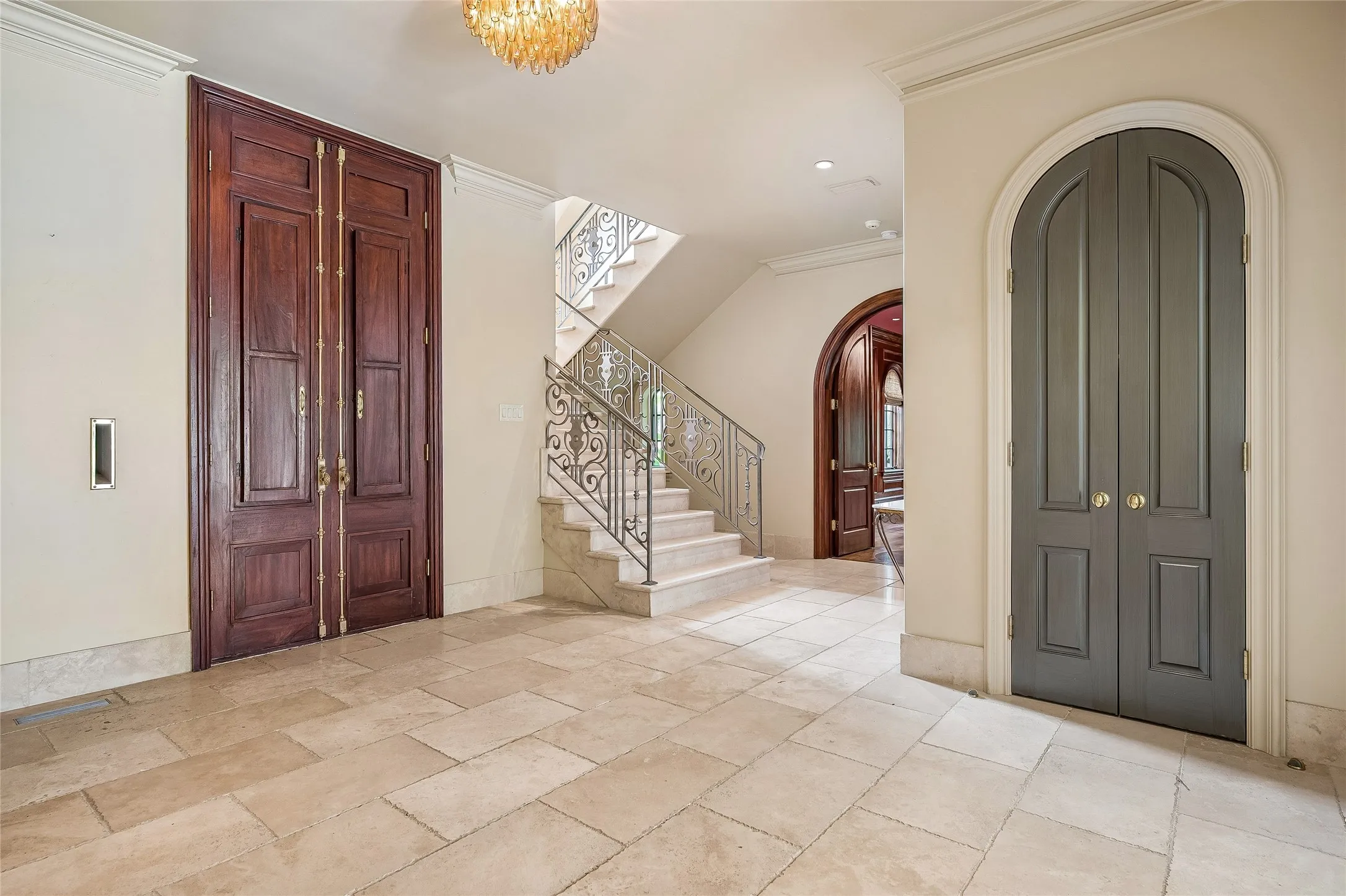 Single Family Residence For Sale in Dallas County , 4424 Manning Lane, Dallas, Texas 75220, 4 Bedroom, 5 Bathroom, 2 Garage spaces, 6,530 Sqft, built in 2007, mls#21280377, Real Estate Agent in Dallas, Homes For Sale in Dallas county, Homes For Sale in Dallas, Realtor in Dallas Texas, Real Estate Brokerage Independent Realty Texas, Luminita Cordes Realtor