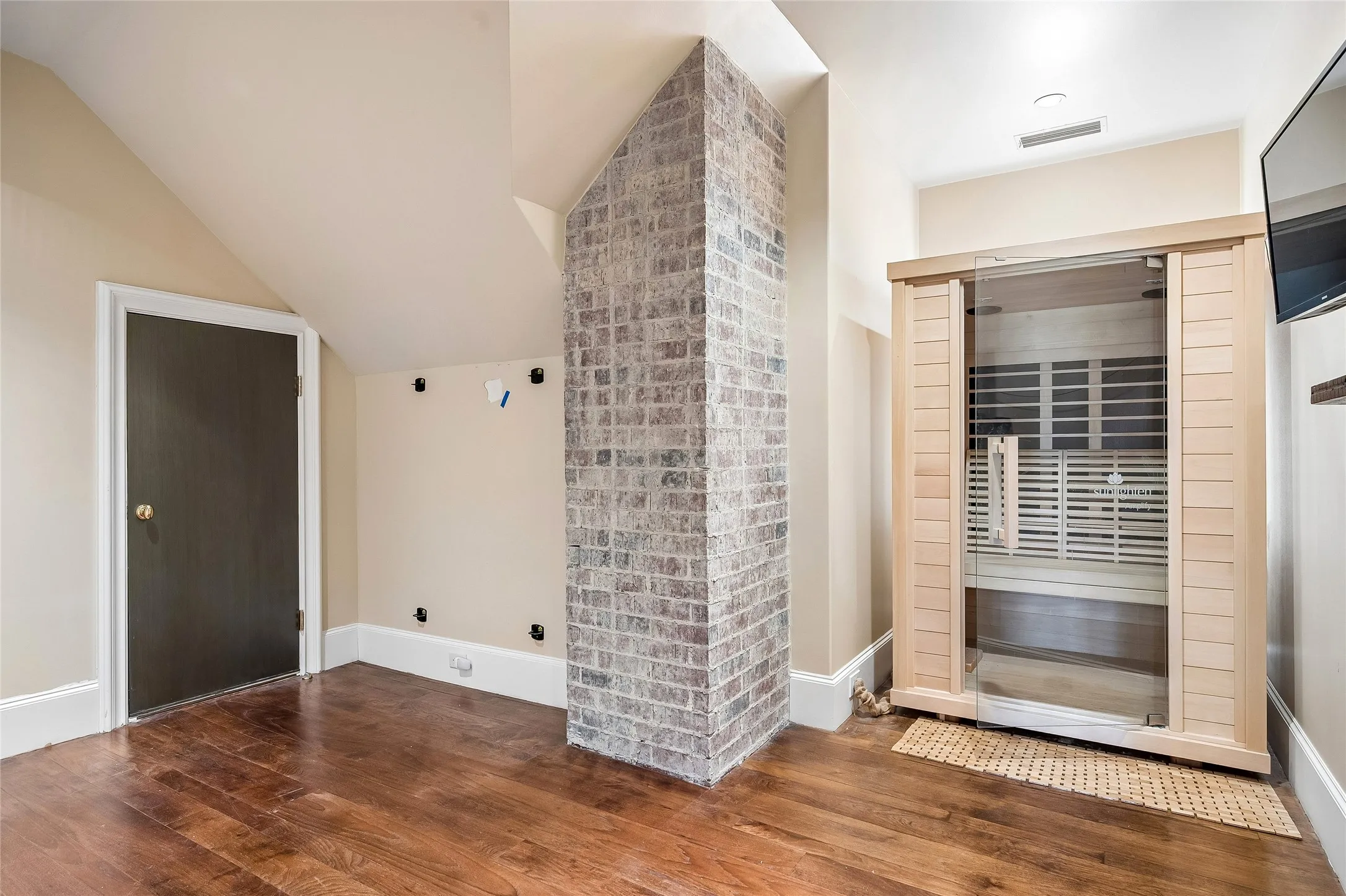 Single Family Residence For Sale in Dallas County , 4424 Manning Lane, Dallas, Texas 75220, 4 Bedroom, 5 Bathroom, 2 Garage spaces, 6,530 Sqft, built in 2007, mls#21280377, Real Estate Agent in Dallas, Homes For Sale in Dallas county, Homes For Sale in Dallas, Realtor in Dallas Texas, Real Estate Brokerage Independent Realty Texas, Luminita Cordes Realtor