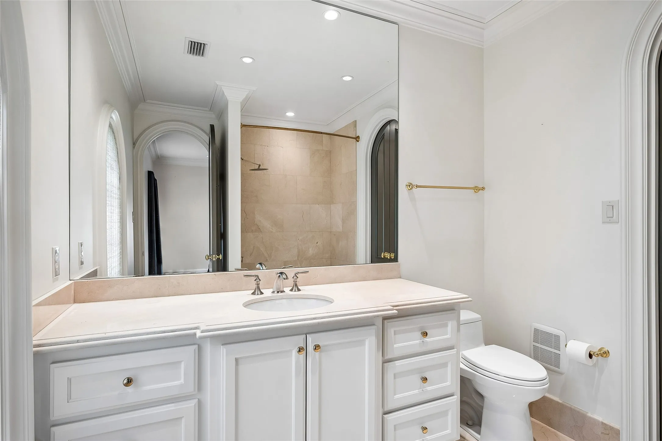 Single Family Residence For Sale in Dallas County , 4424 Manning Lane, Dallas, Texas 75220, 4 Bedroom, 5 Bathroom, 2 Garage spaces, 6,530 Sqft, built in 2007, mls#21280377, Real Estate Agent in Dallas, Homes For Sale in Dallas county, Homes For Sale in Dallas, Realtor in Dallas Texas, Real Estate Brokerage Independent Realty Texas, Luminita Cordes Realtor
