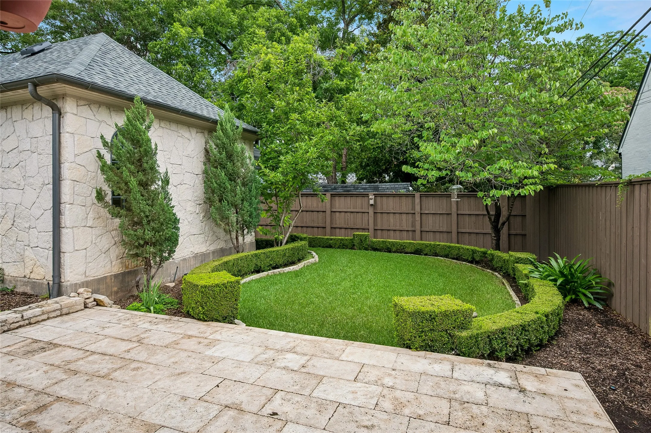 Single Family Residence For Sale in Dallas County , 4424 Manning Lane, Dallas, Texas 75220, 4 Bedroom, 5 Bathroom, 2 Garage spaces, 6,530 Sqft, built in 2007, mls#21280377, Real Estate Agent in Dallas, Homes For Sale in Dallas county, Homes For Sale in Dallas, Realtor in Dallas Texas, Real Estate Brokerage Independent Realty Texas, Luminita Cordes Realtor