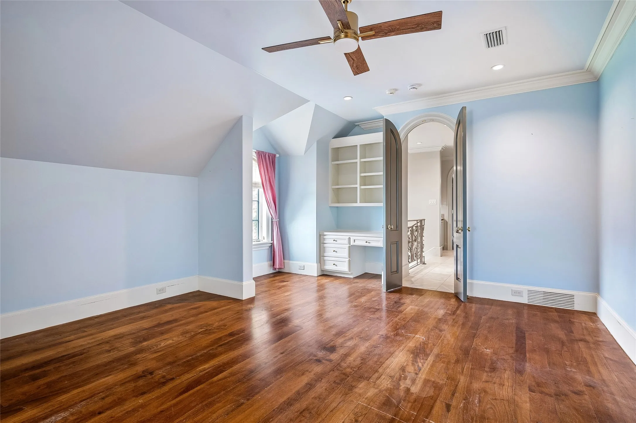 Single Family Residence For Sale in Dallas County , 4424 Manning Lane, Dallas, Texas 75220, 4 Bedroom, 5 Bathroom, 2 Garage spaces, 6,530 Sqft, built in 2007, mls#21280377, Real Estate Agent in Dallas, Homes For Sale in Dallas county, Homes For Sale in Dallas, Realtor in Dallas Texas, Real Estate Brokerage Independent Realty Texas, Luminita Cordes Realtor