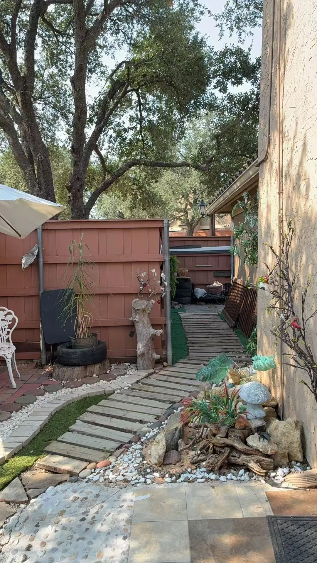 Condominium For Sale in Dallas County , 4227 Cuesta Drive AT, Irving, Texas 75038, 2 Bedroom, 2 Bathroom, 2 Garage spaces, 1,208 Sqft, built in 1981, mls#21252699, Real Estate Agent in Irving, Homes For Sale in Dallas county, Homes For Sale in Irving, Realtor in Irving Texas, Real Estate Brokerage Independent Realty Texas, Luminita Cordes Realtor