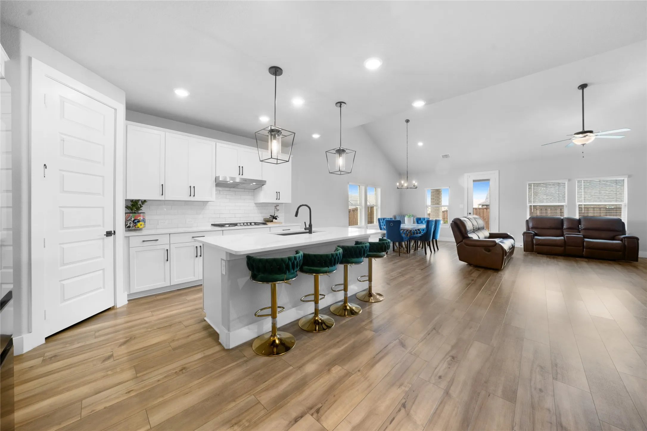 Single Family Residence For Sale in Denton County , 2424 Yosemite Way, Corinth, Texas 76210, 5 Bedroom, 3 Bathroom, 2 Garage spaces, 3,024 Sqft, built in 2023, mls#21282812, Real Estate Agent in Corinth, Homes For Sale in Denton county, Homes For Sale in Corinth, Realtor in Corinth Texas, Real Estate Brokerage Independent Realty Texas, Luminita Cordes Realtor