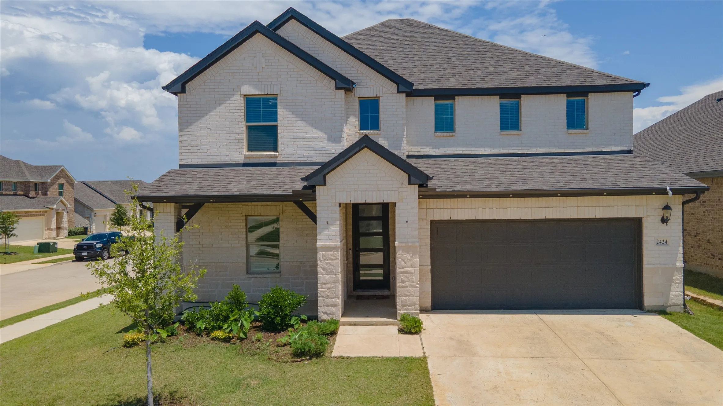Single Family Residence For Sale in Denton County , 2424 Yosemite Way, Corinth, Texas 76210, 5 Bedroom, 3 Bathroom, 2 Garage spaces, 3,024 Sqft, built in 2023, mls#21282812, Real Estate Agent in Corinth, Homes For Sale in Denton county, Homes For Sale in Corinth, Realtor in Corinth Texas, Real Estate Brokerage Independent Realty Texas, Luminita Cordes Realtor