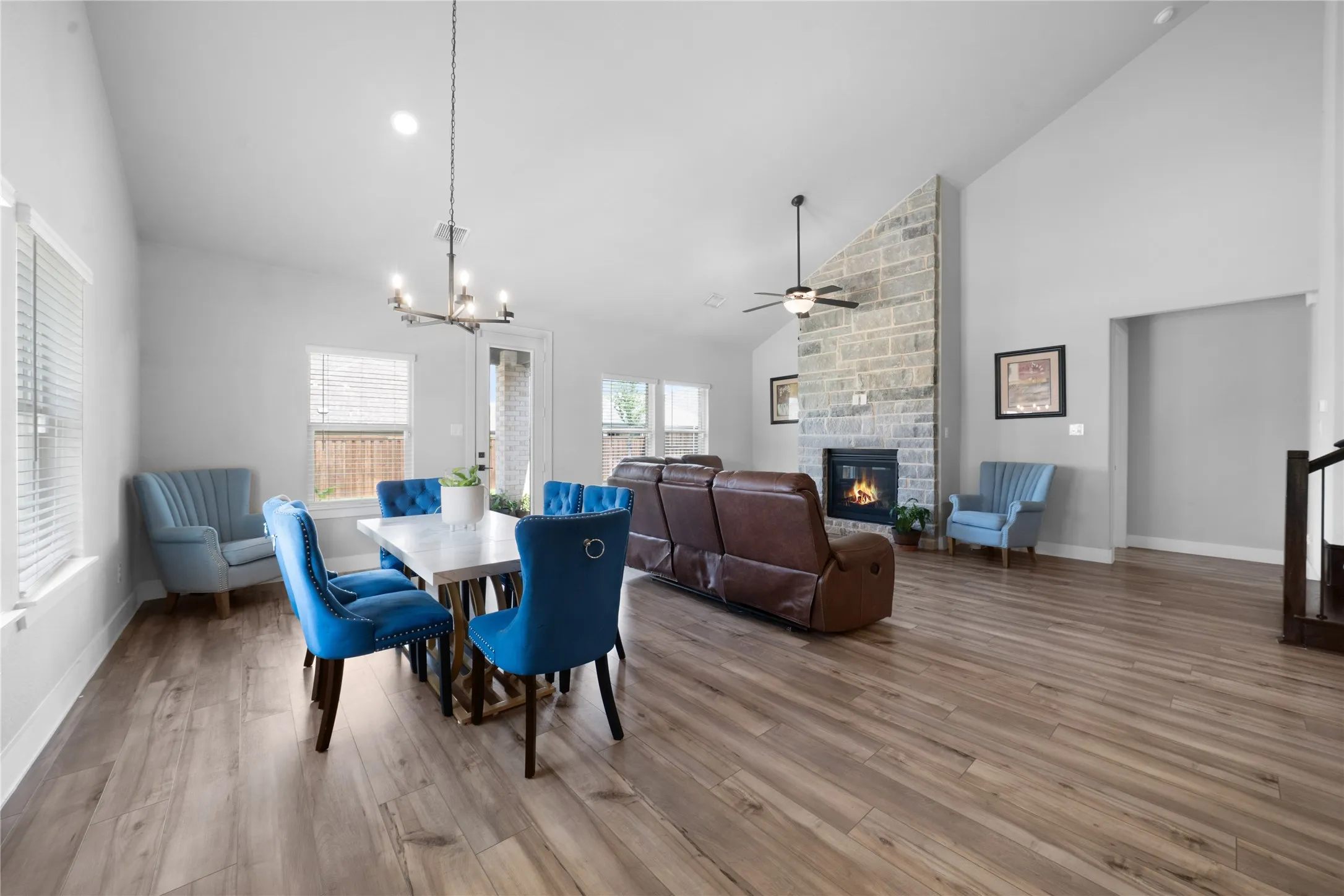 Single Family Residence For Sale in Denton County , 2424 Yosemite Way, Corinth, Texas 76210, 5 Bedroom, 3 Bathroom, 2 Garage spaces, 3,024 Sqft, built in 2023, mls#21282812, Real Estate Agent in Corinth, Homes For Sale in Denton county, Homes For Sale in Corinth, Realtor in Corinth Texas, Real Estate Brokerage Independent Realty Texas, Luminita Cordes Realtor