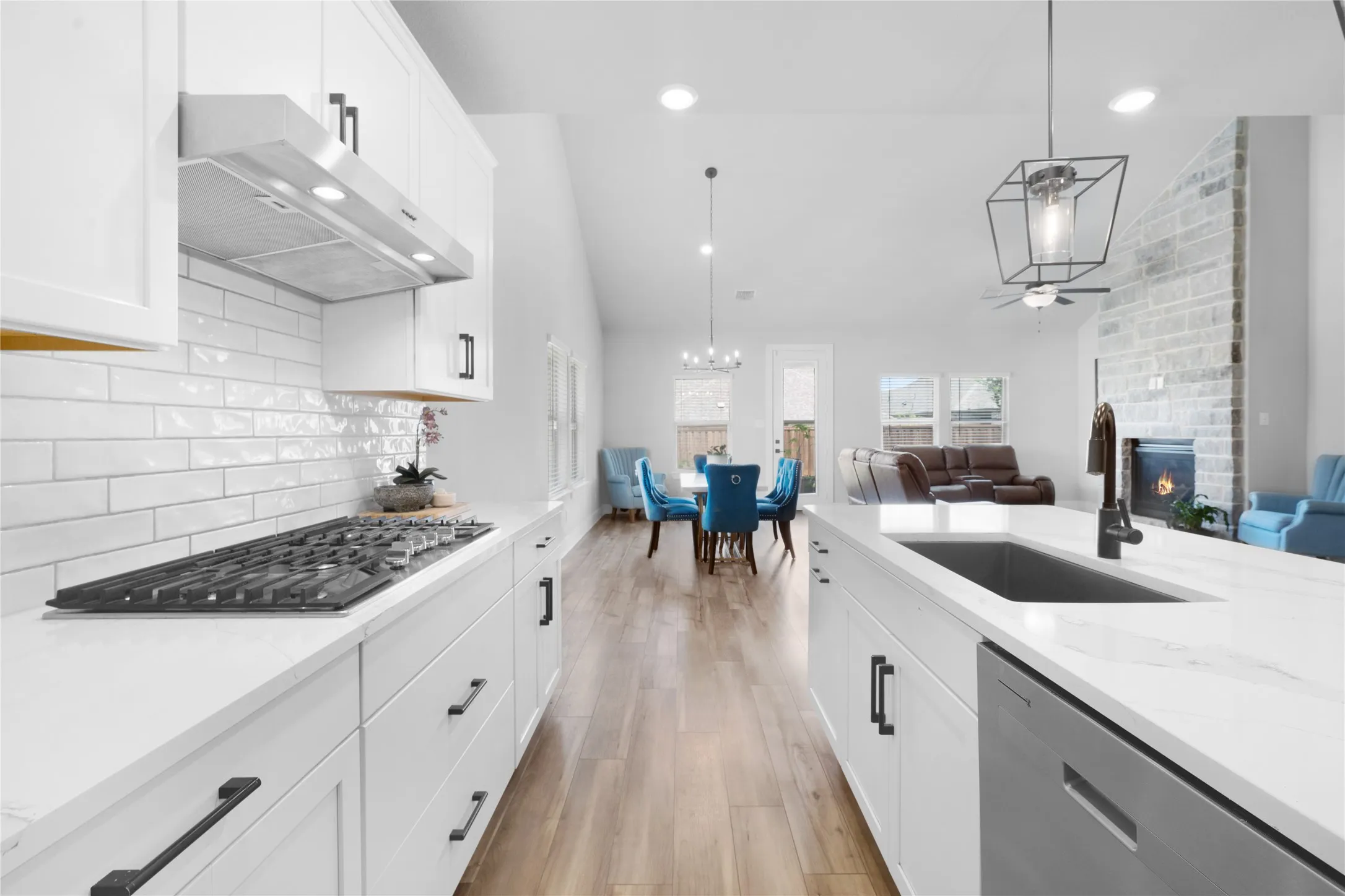 Single Family Residence For Sale in Denton County , 2424 Yosemite Way, Corinth, Texas 76210, 5 Bedroom, 3 Bathroom, 2 Garage spaces, 3,024 Sqft, built in 2023, mls#21282812, Real Estate Agent in Corinth, Homes For Sale in Denton county, Homes For Sale in Corinth, Realtor in Corinth Texas, Real Estate Brokerage Independent Realty Texas, Luminita Cordes Realtor