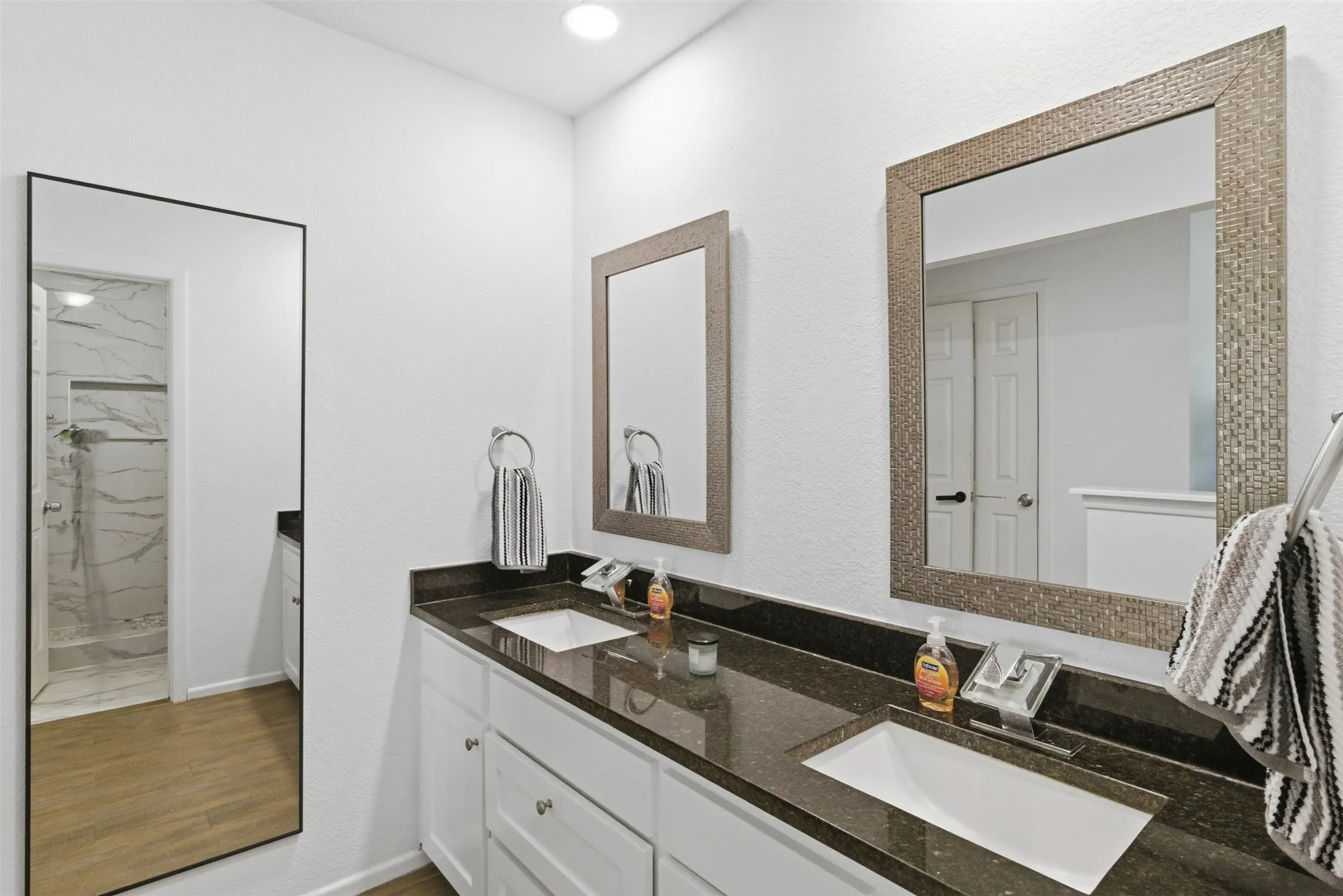 Single Family Residence For Sale in Dallas County , 1709 Goliad Drive, Garland, Texas 75042, 3 Bedrooms, 2 Bathrooms, Garage spaces, 1,606 Sqft, built in 1973, Price $330,000, mls#21284139, Real Estate Agent in Garland, Homes For Sale in Dallas county, Homes For Sale in Garland, Realtor in Garland Texas, Real Estate Brokerage Independent Realty Texas, Luminita Cordes Realtor