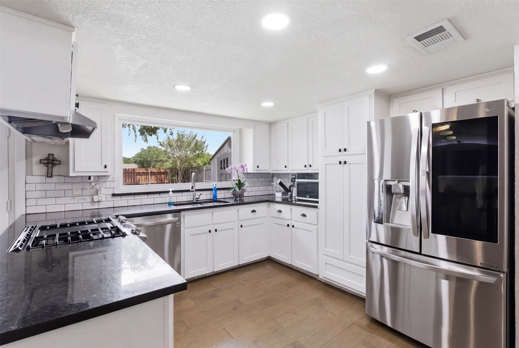 Single Family Residence For Sale in Dallas County , 1709 Goliad Drive, Garland, Texas 75042, 3 Bedrooms, 2 Bathrooms, Garage spaces, 1,606 Sqft, built in 1973, Price $330,000, mls#21284139, Real Estate Agent in Garland, Homes For Sale in Dallas county, Homes For Sale in Garland, Realtor in Garland Texas, Real Estate Brokerage Independent Realty Texas, Luminita Cordes Realtor