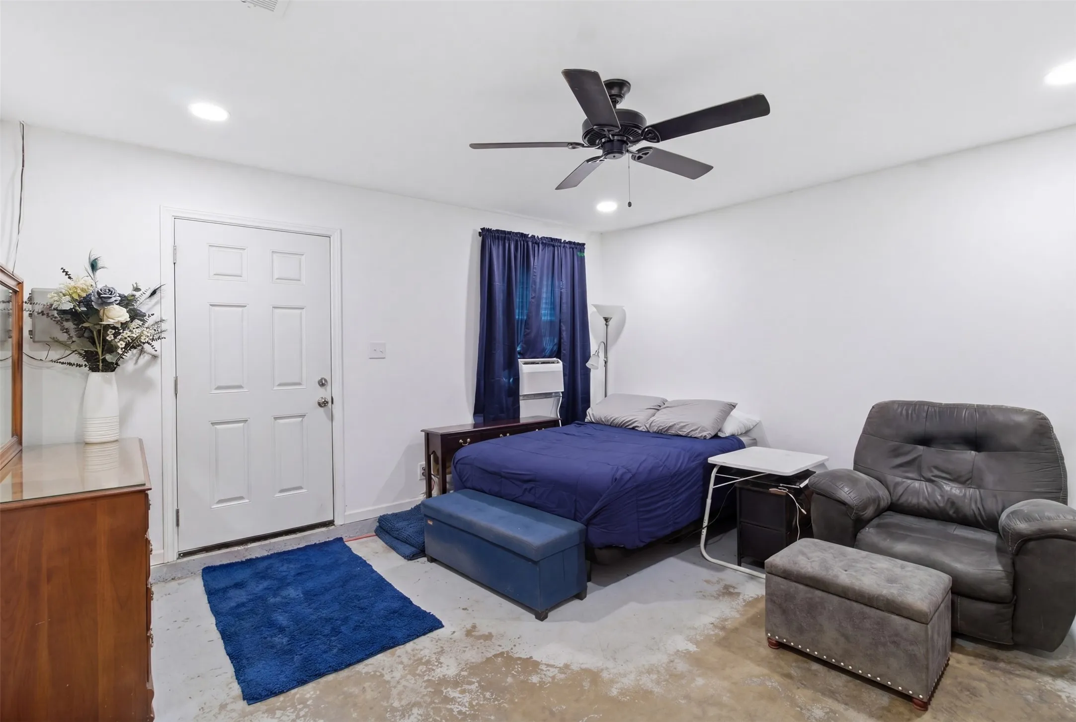 Single Family Residence For Sale in Dallas County , 1709 Goliad Drive, Garland, Texas 75042, 3 Bedrooms, 2 Bathrooms, Garage spaces, 1,606 Sqft, built in 1973, Price $330,000, mls#21284139, Real Estate Agent in Garland, Homes For Sale in Dallas county, Homes For Sale in Garland, Realtor in Garland Texas, Real Estate Brokerage Independent Realty Texas, Luminita Cordes Realtor