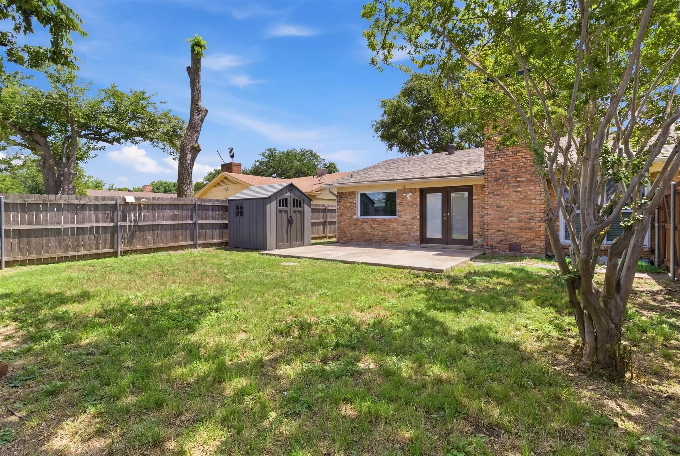 Single Family Residence For Sale in Dallas County , 1709 Goliad Drive, Garland, Texas 75042, 3 Bedrooms, 2 Bathrooms, Garage spaces, 1,606 Sqft, built in 1973, Price $330,000, mls#21284139, Real Estate Agent in Garland, Homes For Sale in Dallas county, Homes For Sale in Garland, Realtor in Garland Texas, Real Estate Brokerage Independent Realty Texas, Luminita Cordes Realtor