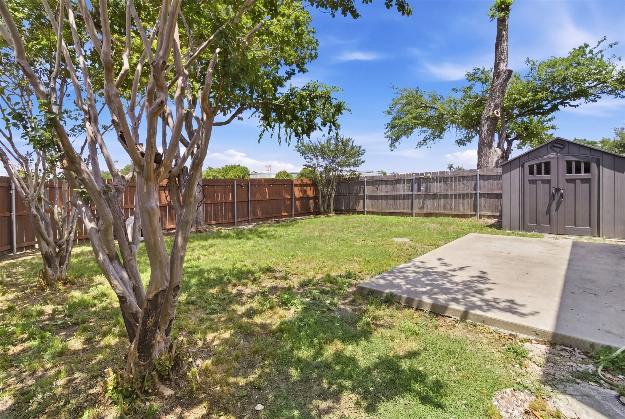 Single Family Residence For Sale in Dallas County , 1709 Goliad Drive, Garland, Texas 75042, 3 Bedrooms, 2 Bathrooms, Garage spaces, 1,606 Sqft, built in 1973, Price $330,000, mls#21284139, Real Estate Agent in Garland, Homes For Sale in Dallas county, Homes For Sale in Garland, Realtor in Garland Texas, Real Estate Brokerage Independent Realty Texas, Luminita Cordes Realtor