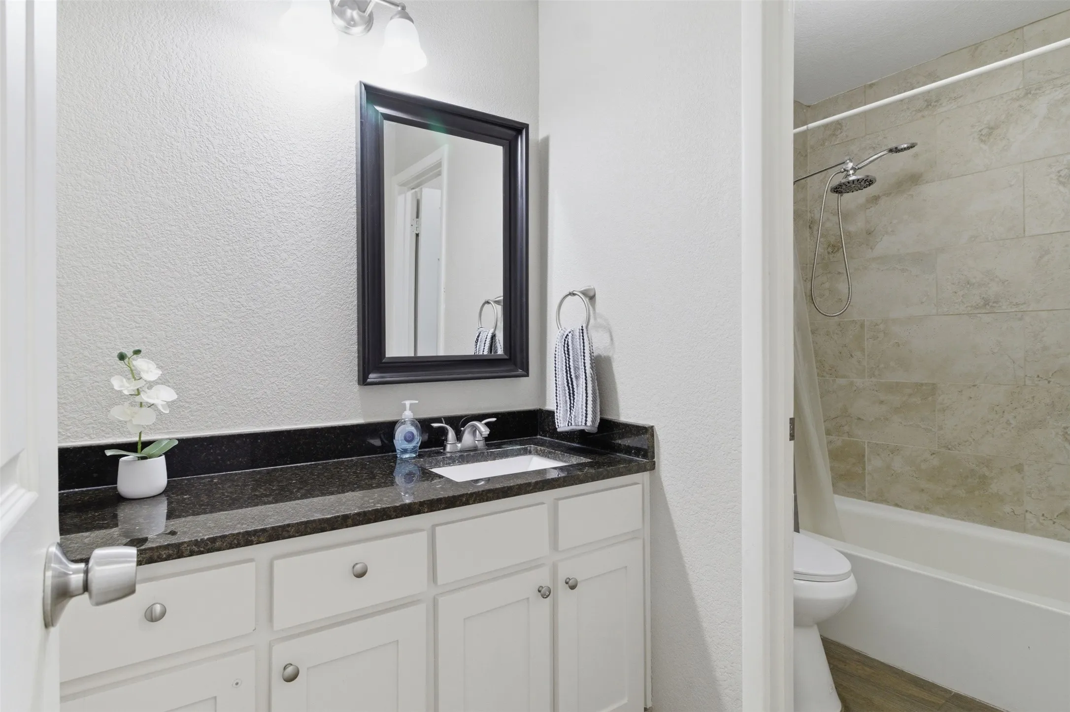Single Family Residence For Sale in Dallas County , 1709 Goliad Drive, Garland, Texas 75042, 3 Bedrooms, 2 Bathrooms, Garage spaces, 1,606 Sqft, built in 1973, Price $330,000, mls#21284139, Real Estate Agent in Garland, Homes For Sale in Dallas county, Homes For Sale in Garland, Realtor in Garland Texas, Real Estate Brokerage Independent Realty Texas, Luminita Cordes Realtor