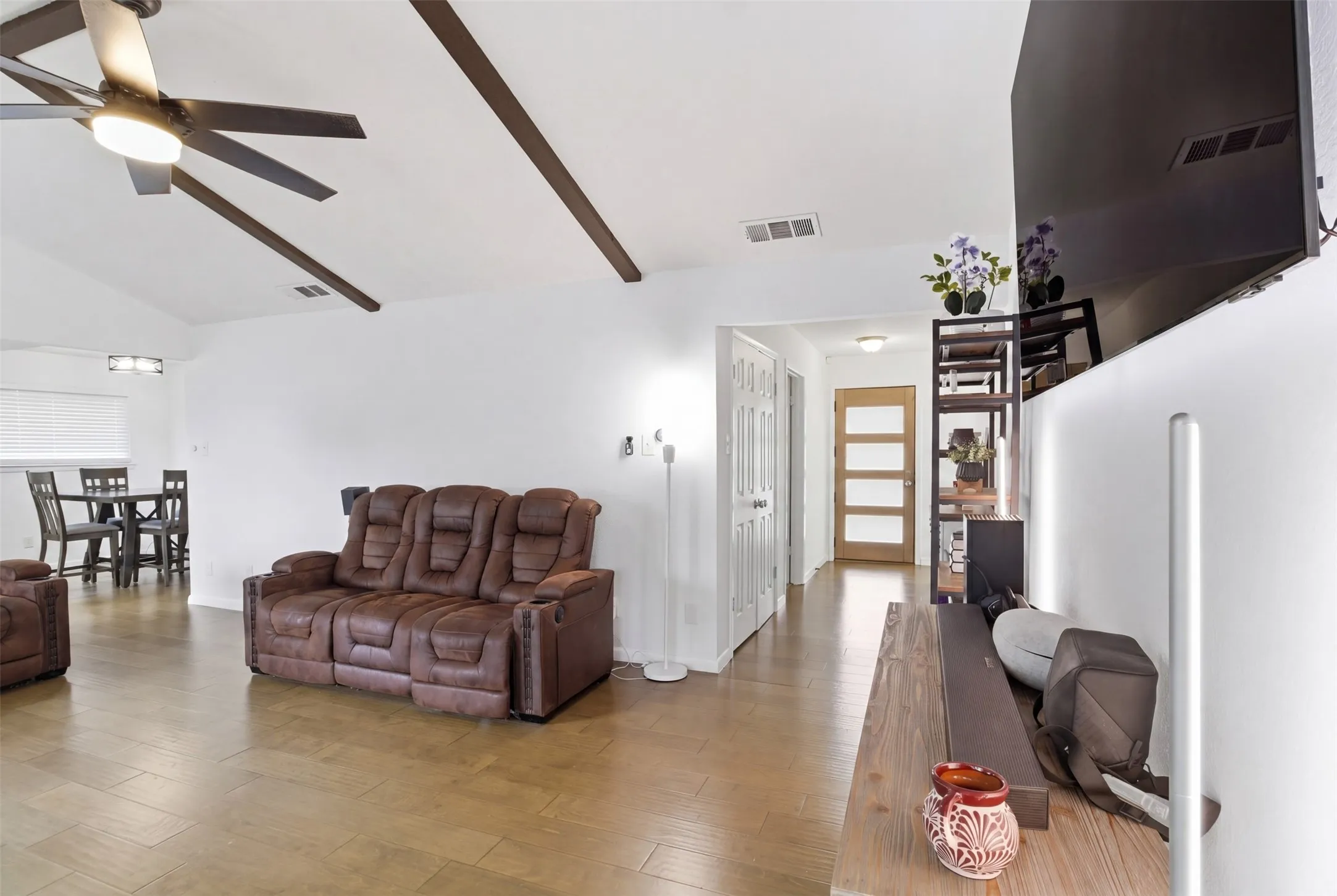 Single Family Residence For Sale in Dallas County , 1709 Goliad Drive, Garland, Texas 75042, 3 Bedrooms, 2 Bathrooms, Garage spaces, 1,606 Sqft, built in 1973, Price $330,000, mls#21284139, Real Estate Agent in Garland, Homes For Sale in Dallas county, Homes For Sale in Garland, Realtor in Garland Texas, Real Estate Brokerage Independent Realty Texas, Luminita Cordes Realtor