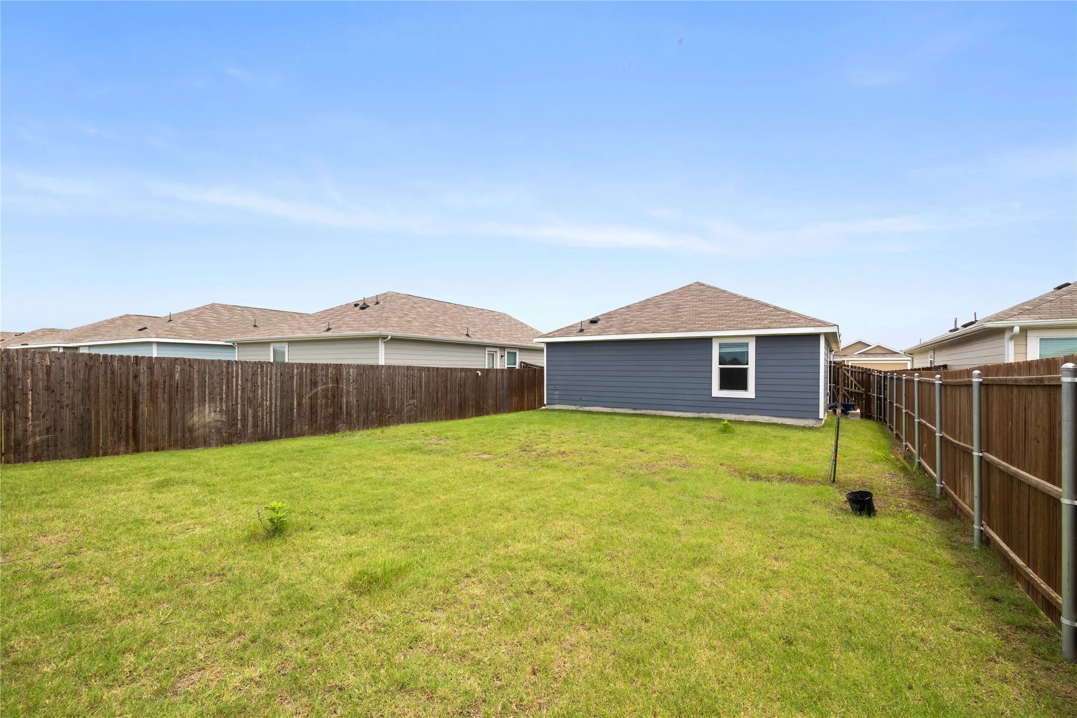 Single Family Residence For Sale in Collin County , 5646 Bristle Leaf Drive, Princeton, Texas 75407, 2 Bedroom, 1 Bathroom, 1 Garage spaces, 1,012 Sqft, built in 2022, mls#21282423, Real Estate Agent in Princeton, Homes For Sale in Collin county, Homes For Sale in Princeton, Realtor in Princeton Texas, Real Estate Brokerage Independent Realty Texas, Luminita Cordes Realtor