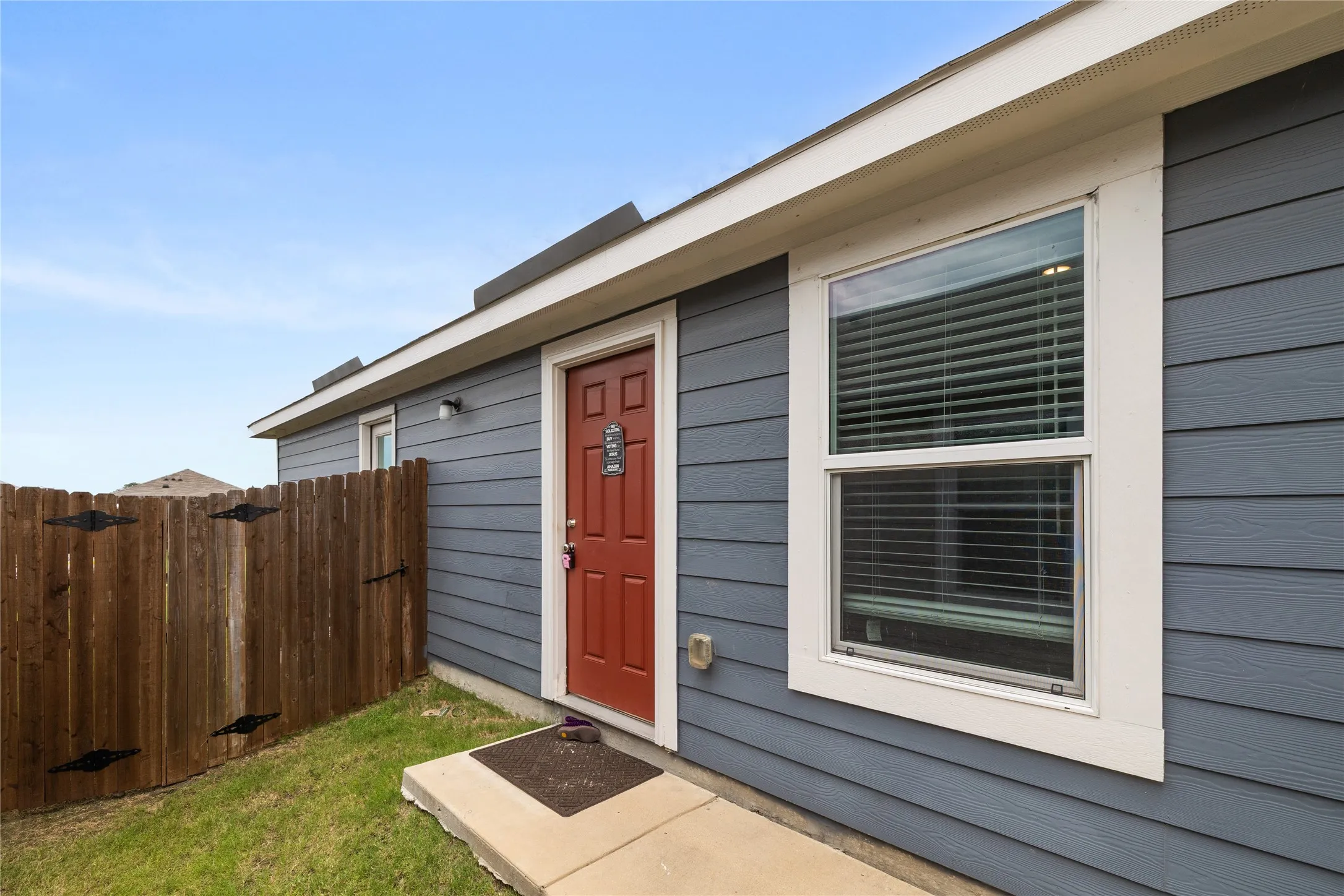 Single Family Residence For Sale in Collin County , 5646 Bristle Leaf Drive, Princeton, Texas 75407, 2 Bedroom, 1 Bathroom, 1 Garage spaces, 1,012 Sqft, built in 2022, mls#21282423, Real Estate Agent in Princeton, Homes For Sale in Collin county, Homes For Sale in Princeton, Realtor in Princeton Texas, Real Estate Brokerage Independent Realty Texas, Luminita Cordes Realtor