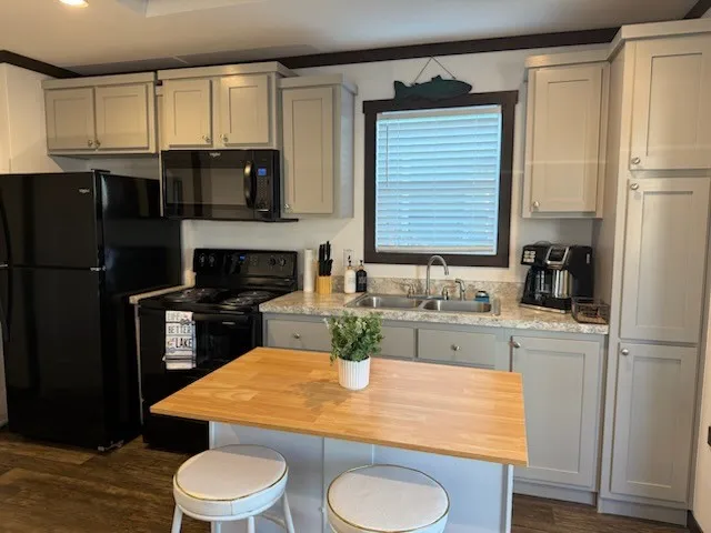 Manufactured Home For Sale in Wood County , 281 Indian Gap, Quitman, Texas 75783, 1 Bedroom, 1 Bathroom, Garage spaces, 399 Sqft, built in 2024, Price $99,000, mls#21282909, Real Estate Agent in Quitman, Homes For Sale in Wood county, Homes For Sale in Quitman, Realtor in Quitman Texas, Real Estate Brokerage Independent Realty Texas, Luminita Cordes Realtor