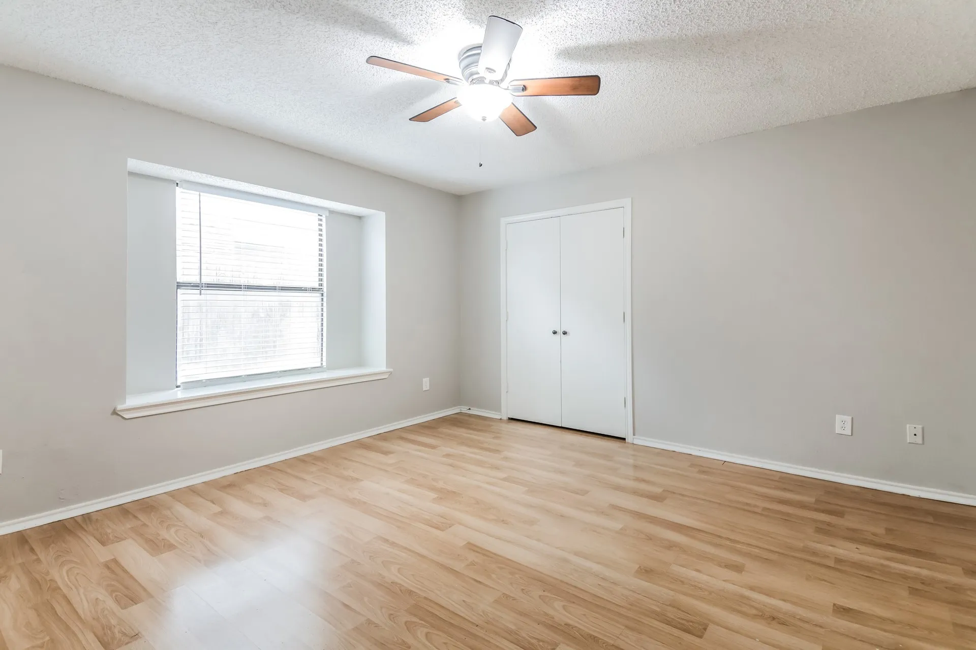 Single Family Residence For Rent in Denton County , 2026 Greenview Drive, Carrollton, Texas 75010, 2 Bedroom, 1 Bathroom, 2 Garage spaces, 1,000 Sqft, built in 1989, mls#21284416, Real Estate Agent in Carrollton, Homes For Rent in Denton county, Homes For Rent in Carrollton, Realtor in Carrollton Texas, Real Estate Brokerage Independent Realty Texas, Luminita Cordes Realtor