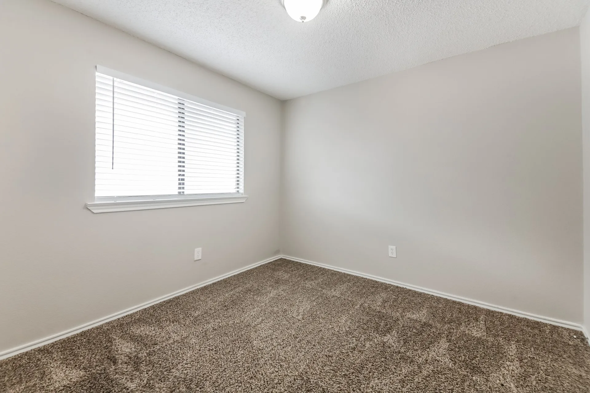 Single Family Residence For Rent in Denton County , 2026 Greenview Drive, Carrollton, Texas 75010, 2 Bedroom, 1 Bathroom, 2 Garage spaces, 1,000 Sqft, built in 1989, mls#21284416, Real Estate Agent in Carrollton, Homes For Rent in Denton county, Homes For Rent in Carrollton, Realtor in Carrollton Texas, Real Estate Brokerage Independent Realty Texas, Luminita Cordes Realtor