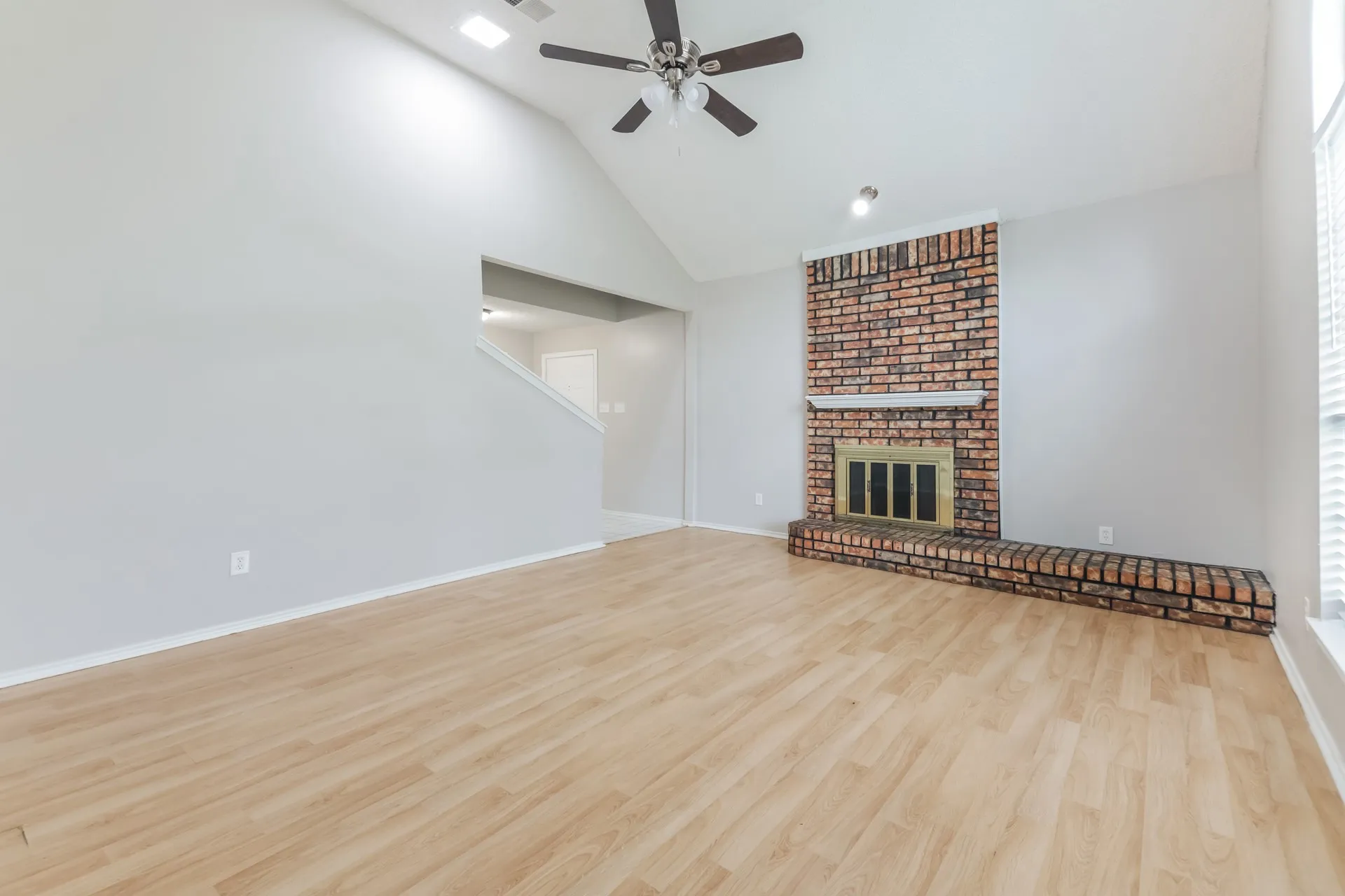 Single Family Residence For Rent in Denton County , 2026 Greenview Drive, Carrollton, Texas 75010, 2 Bedroom, 1 Bathroom, 2 Garage spaces, 1,000 Sqft, built in 1989, mls#21284416, Real Estate Agent in Carrollton, Homes For Rent in Denton county, Homes For Rent in Carrollton, Realtor in Carrollton Texas, Real Estate Brokerage Independent Realty Texas, Luminita Cordes Realtor