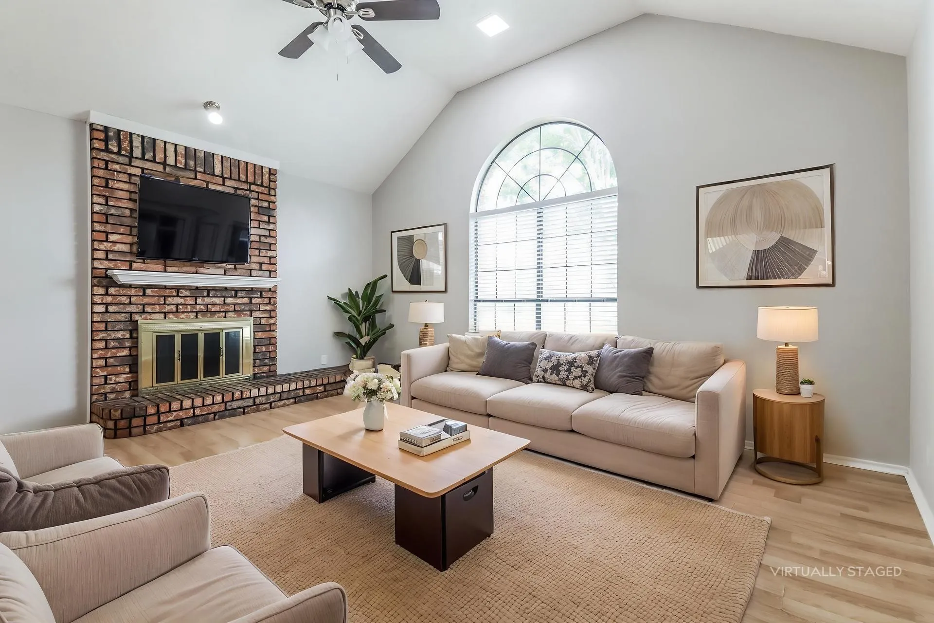 Single Family Residence For Rent in Denton County , 2026 Greenview Drive, Carrollton, Texas 75010, 2 Bedroom, 1 Bathroom, 2 Garage spaces, 1,000 Sqft, built in 1989, mls#21284416, Real Estate Agent in Carrollton, Homes For Rent in Denton county, Homes For Rent in Carrollton, Realtor in Carrollton Texas, Real Estate Brokerage Independent Realty Texas, Luminita Cordes Realtor