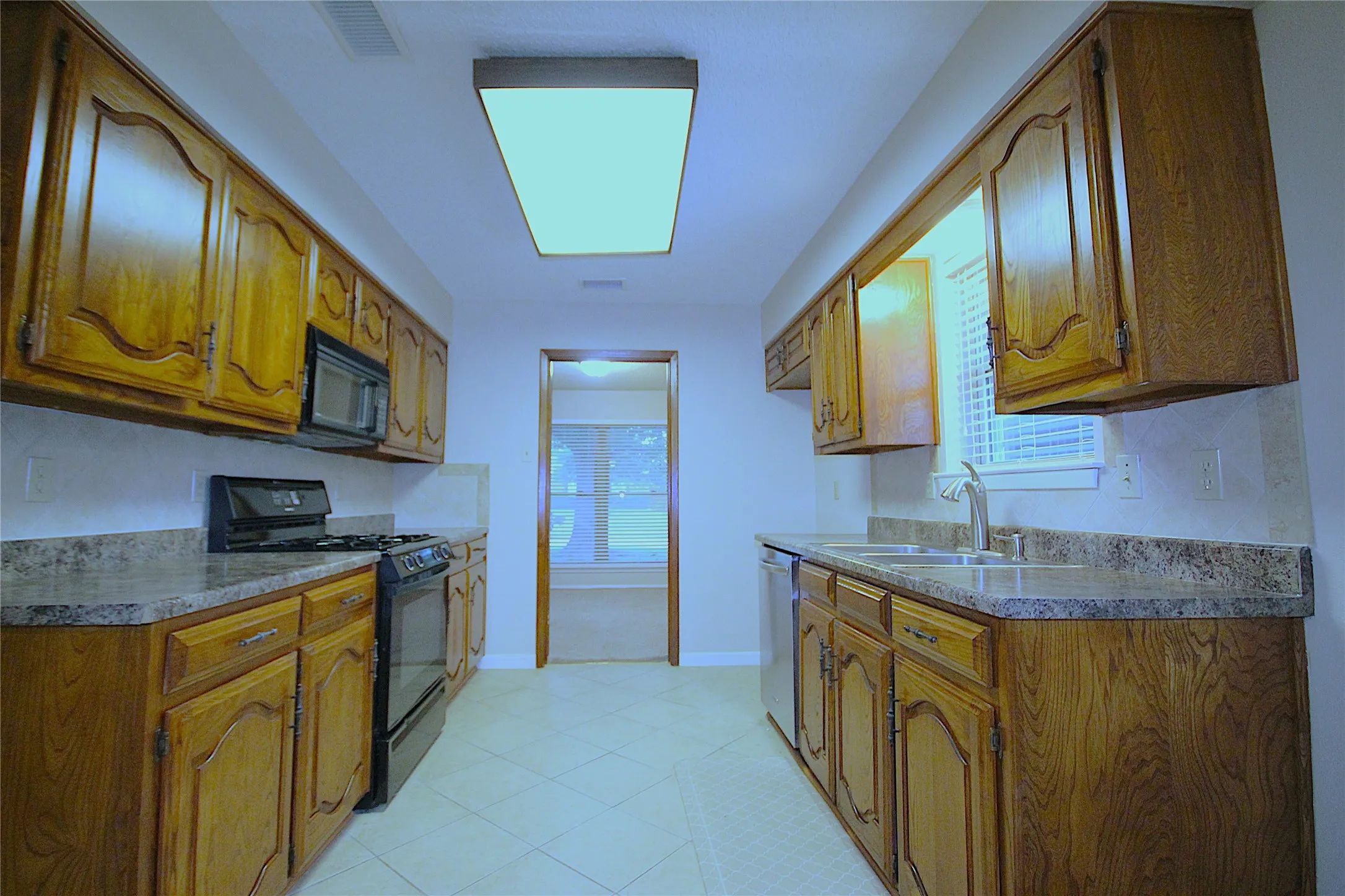Single Family Residence For Sale in Dallas County , 3610 Cheyenne Trail, Garland, Texas 75044, 3 Bedroom, 2 Bathroom, 2 Garage spaces, 1,661 Sqft, built in 1977, mls#21265873, Real Estate Agent in Garland, Homes For Sale in Dallas county, Homes For Sale in Garland, Realtor in Garland Texas, Real Estate Brokerage Independent Realty Texas, Luminita Cordes Realtor