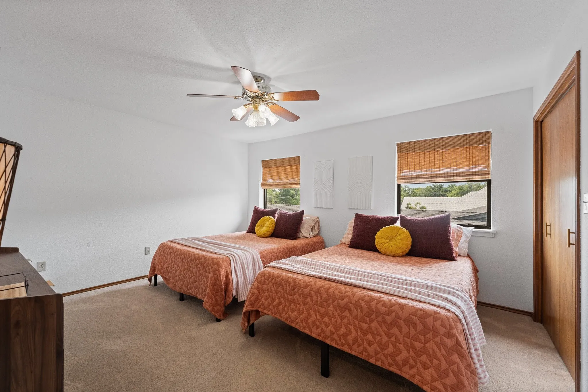 Single Family Residence For Sale in Hood County , 3708 Coral Sands Court, Granbury, Texas 76049, 3 Bedroom, 3 Bathroom, 2 Garage spaces, 2,674 Sqft, built in 1982, mls#21283944, Real Estate Agent in Granbury, Homes For Sale in Hood county, Homes For Sale in Granbury, Realtor in Granbury Texas, Real Estate Brokerage Independent Realty Texas, Luminita Cordes Realtor