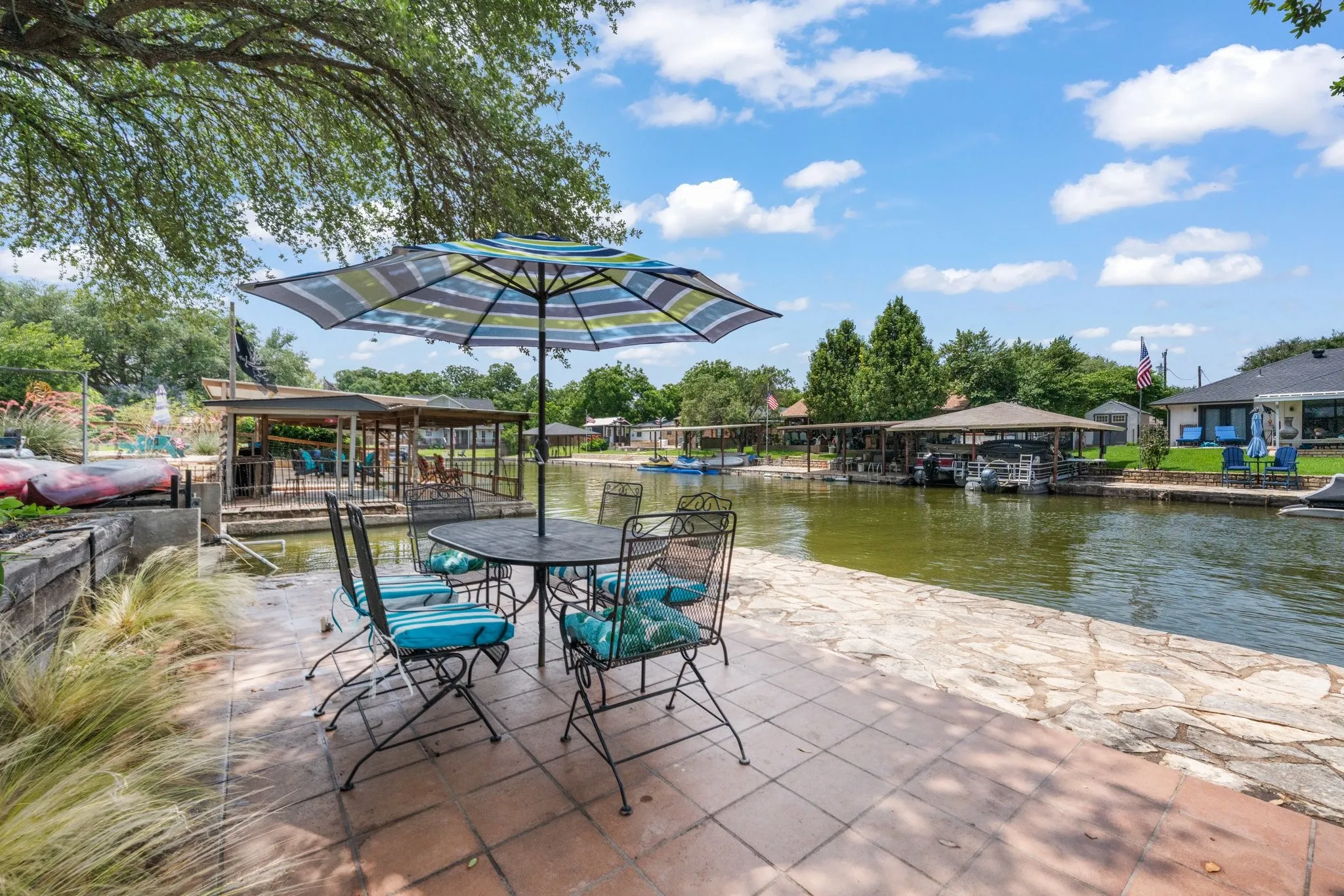 Single Family Residence For Sale in Hood County , 3708 Coral Sands Court, Granbury, Texas 76049, 3 Bedroom, 3 Bathroom, 2 Garage spaces, 2,674 Sqft, built in 1982, mls#21283944, Real Estate Agent in Granbury, Homes For Sale in Hood county, Homes For Sale in Granbury, Realtor in Granbury Texas, Real Estate Brokerage Independent Realty Texas, Luminita Cordes Realtor