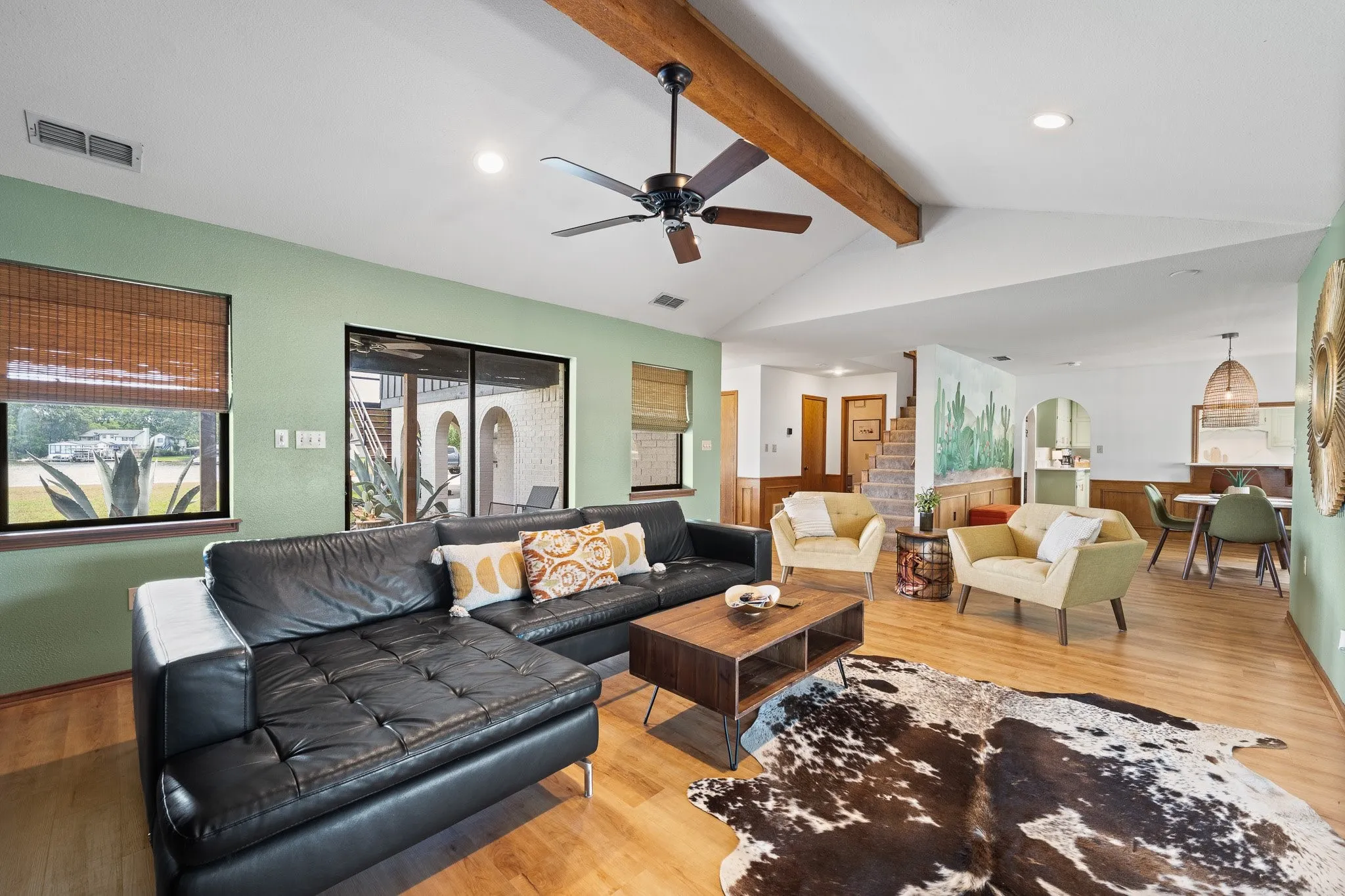 Single Family Residence For Sale in Hood County , 3708 Coral Sands Court, Granbury, Texas 76049, 3 Bedroom, 3 Bathroom, 2 Garage spaces, 2,674 Sqft, built in 1982, mls#21283944, Real Estate Agent in Granbury, Homes For Sale in Hood county, Homes For Sale in Granbury, Realtor in Granbury Texas, Real Estate Brokerage Independent Realty Texas, Luminita Cordes Realtor