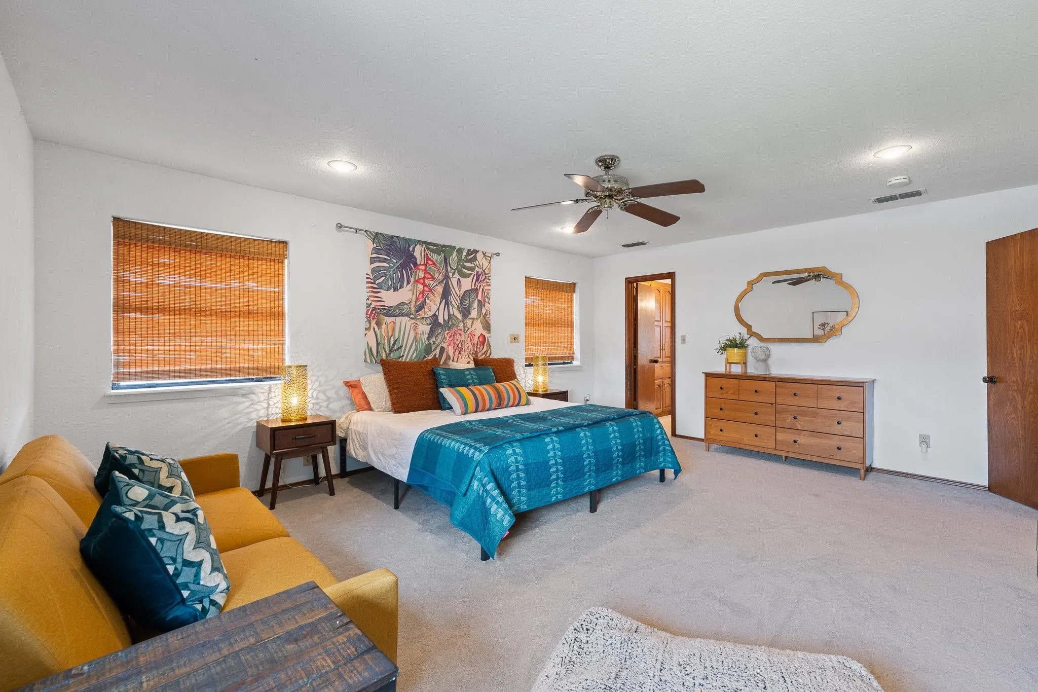 Single Family Residence For Sale in Hood County , 3708 Coral Sands Court, Granbury, Texas 76049, 3 Bedroom, 3 Bathroom, 2 Garage spaces, 2,674 Sqft, built in 1982, mls#21283944, Real Estate Agent in Granbury, Homes For Sale in Hood county, Homes For Sale in Granbury, Realtor in Granbury Texas, Real Estate Brokerage Independent Realty Texas, Luminita Cordes Realtor