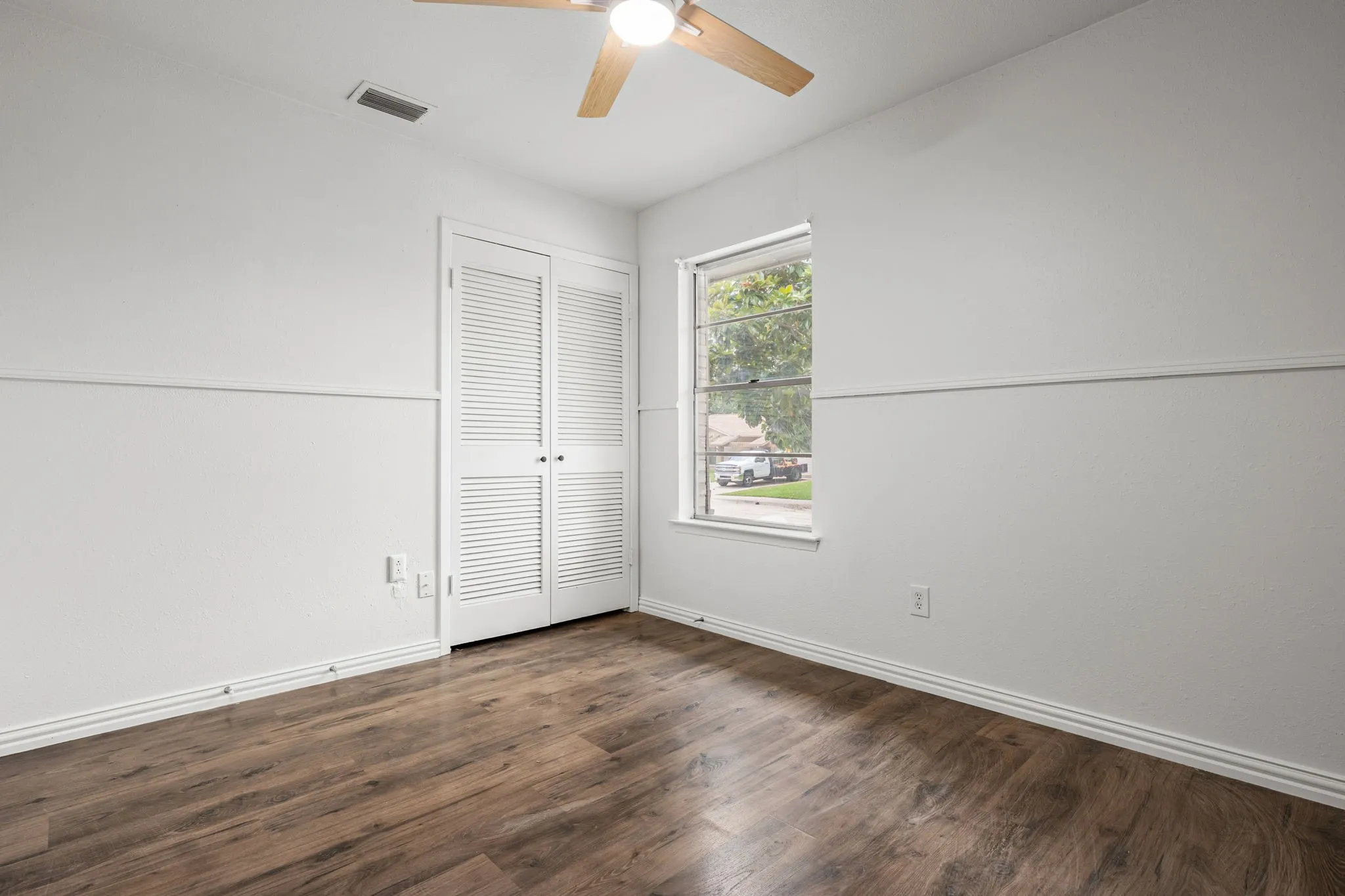 Single Family Residence For Sale in Dallas County , 2518 Hightrail Drive, Carrollton, Texas 75006, 3 Bedroom, 2 Bathroom, 2 Garage spaces, 1,847 Sqft, built in 1969, mls#21283831, Real Estate Agent in Carrollton, Homes For Sale in Dallas county, Homes For Sale in Carrollton, Realtor in Carrollton Texas, Real Estate Brokerage Independent Realty Texas, Luminita Cordes Realtor