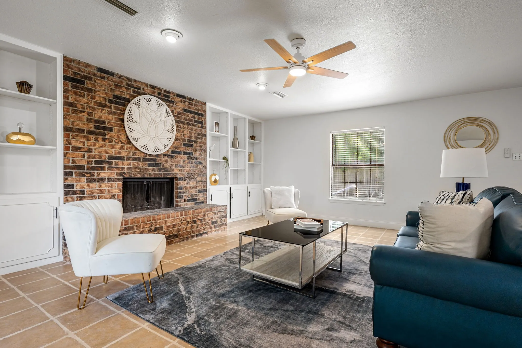 Single Family Residence For Sale in Dallas County , 2518 Hightrail Drive, Carrollton, Texas 75006, 3 Bedroom, 2 Bathroom, 2 Garage spaces, 1,847 Sqft, built in 1969, mls#21283831, Real Estate Agent in Carrollton, Homes For Sale in Dallas county, Homes For Sale in Carrollton, Realtor in Carrollton Texas, Real Estate Brokerage Independent Realty Texas, Luminita Cordes Realtor