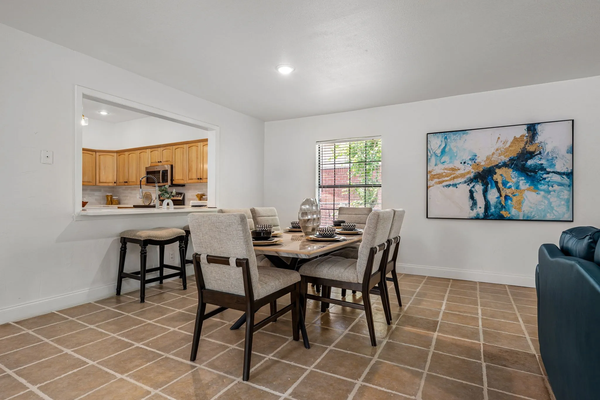 Single Family Residence For Sale in Dallas County , 2518 Hightrail Drive, Carrollton, Texas 75006, 3 Bedroom, 2 Bathroom, 2 Garage spaces, 1,847 Sqft, built in 1969, mls#21283831, Real Estate Agent in Carrollton, Homes For Sale in Dallas county, Homes For Sale in Carrollton, Realtor in Carrollton Texas, Real Estate Brokerage Independent Realty Texas, Luminita Cordes Realtor