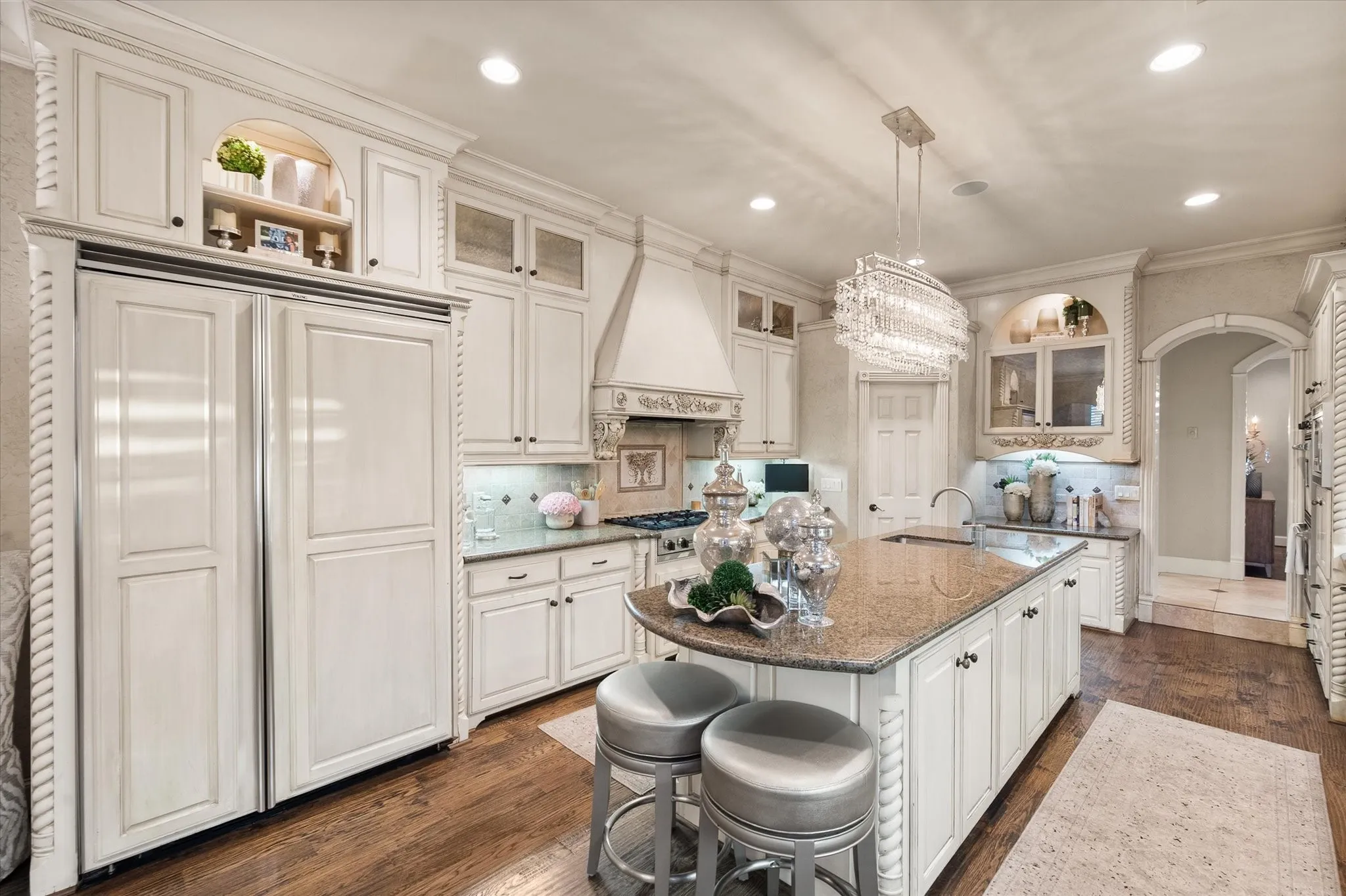 Single Family Residence For Sale in Tarrant County , 2325 Panorama Court, Arlington, Texas 76016, 4 Bedroom, 6 Bathroom, 3 Garage spaces, 6,566 Sqft, built in 2003, Price $1,395,000, mls#21281591, Real Estate Agent in Arlington, Homes For Sale in Tarrant county, Homes For Sale in Arlington, Realtor in Arlington Texas, Real Estate Brokerage Independent Realty Texas, Luminita Cordes Realtor