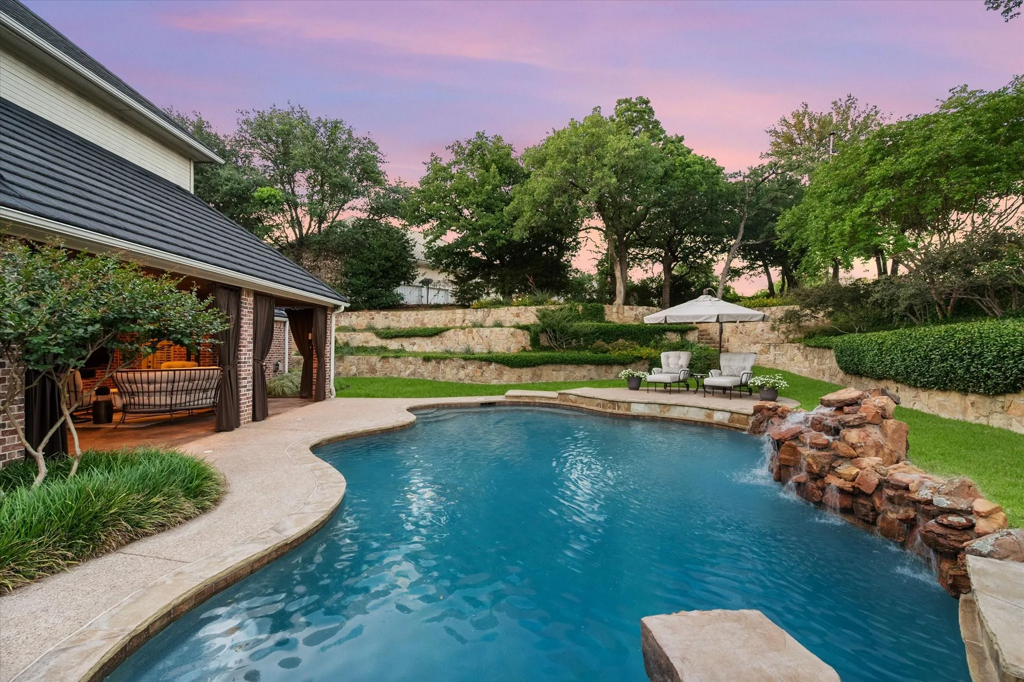 Single Family Residence For Sale in Tarrant County , 2325 Panorama Court, Arlington, Texas 76016, 4 Bedroom, 6 Bathroom, 3 Garage spaces, 6,566 Sqft, built in 2003, Price $1,395,000, mls#21281591, Real Estate Agent in Arlington, Homes For Sale in Tarrant county, Homes For Sale in Arlington, Realtor in Arlington Texas, Real Estate Brokerage Independent Realty Texas, Luminita Cordes Realtor