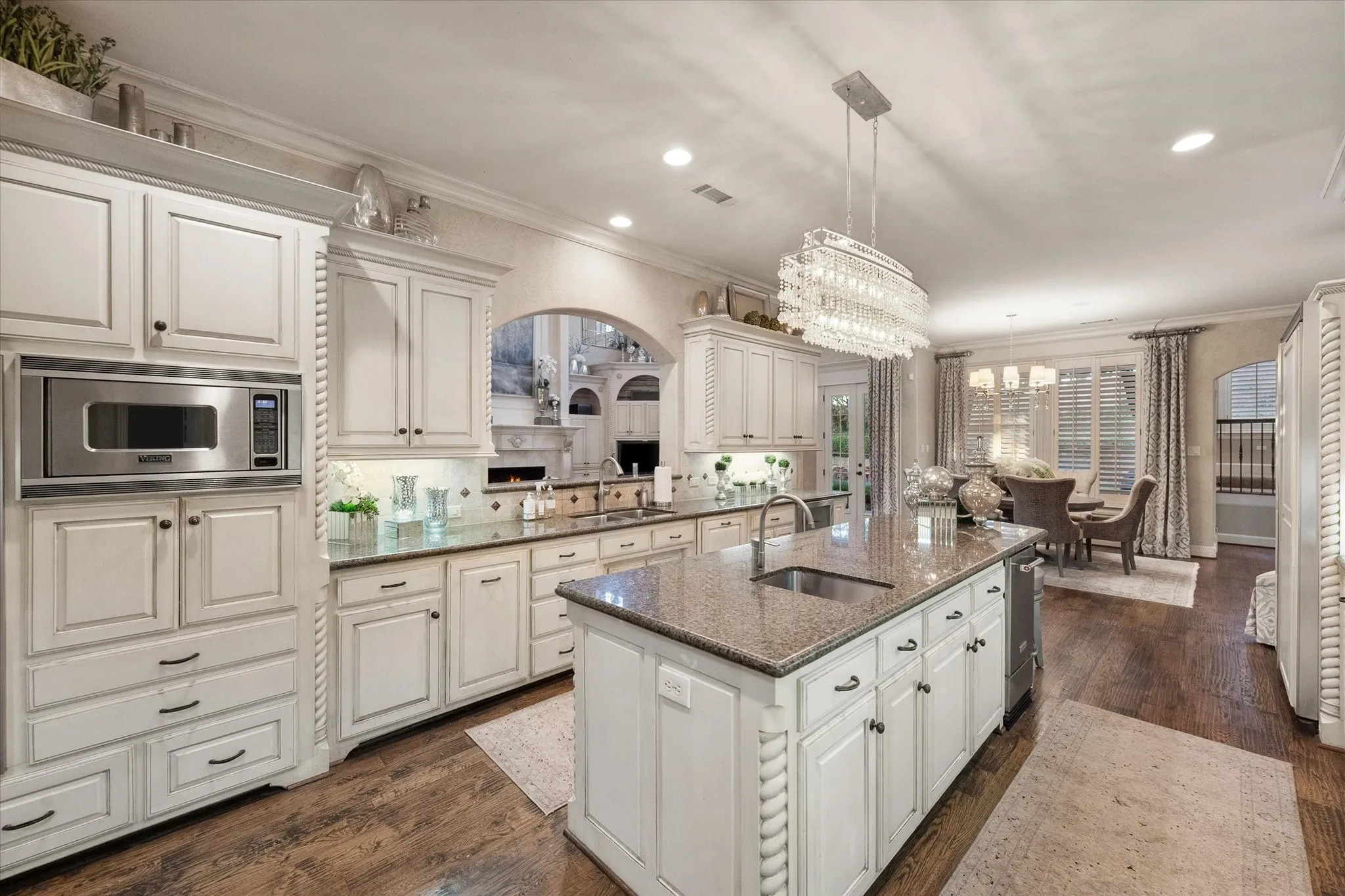 Single Family Residence For Sale in Tarrant County , 2325 Panorama Court, Arlington, Texas 76016, 4 Bedroom, 6 Bathroom, 3 Garage spaces, 6,566 Sqft, built in 2003, Price $1,395,000, mls#21281591, Real Estate Agent in Arlington, Homes For Sale in Tarrant county, Homes For Sale in Arlington, Realtor in Arlington Texas, Real Estate Brokerage Independent Realty Texas, Luminita Cordes Realtor