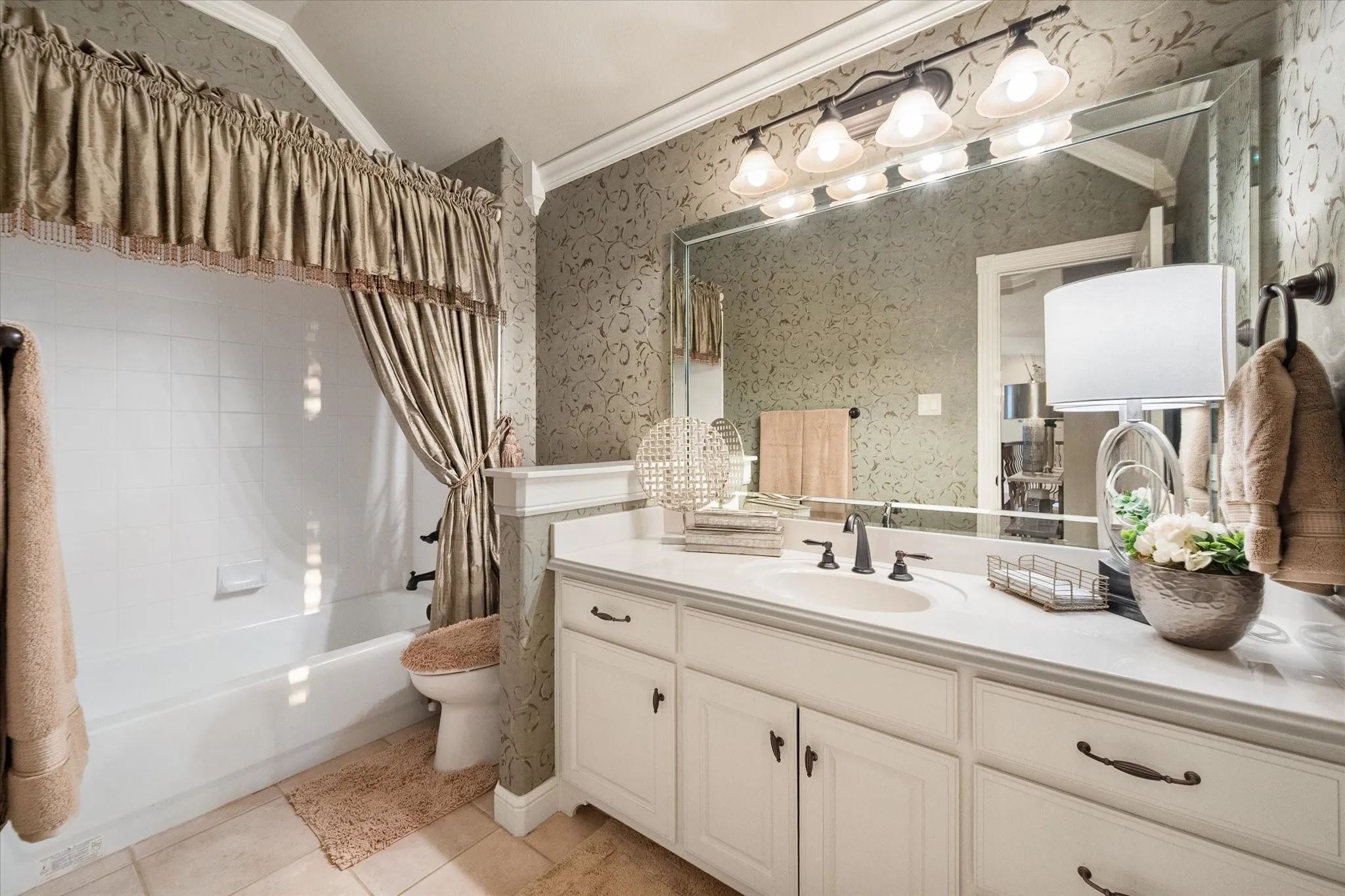 Single Family Residence For Sale in Tarrant County , 2325 Panorama Court, Arlington, Texas 76016, 4 Bedroom, 6 Bathroom, 3 Garage spaces, 6,566 Sqft, built in 2003, Price $1,395,000, mls#21281591, Real Estate Agent in Arlington, Homes For Sale in Tarrant county, Homes For Sale in Arlington, Realtor in Arlington Texas, Real Estate Brokerage Independent Realty Texas, Luminita Cordes Realtor